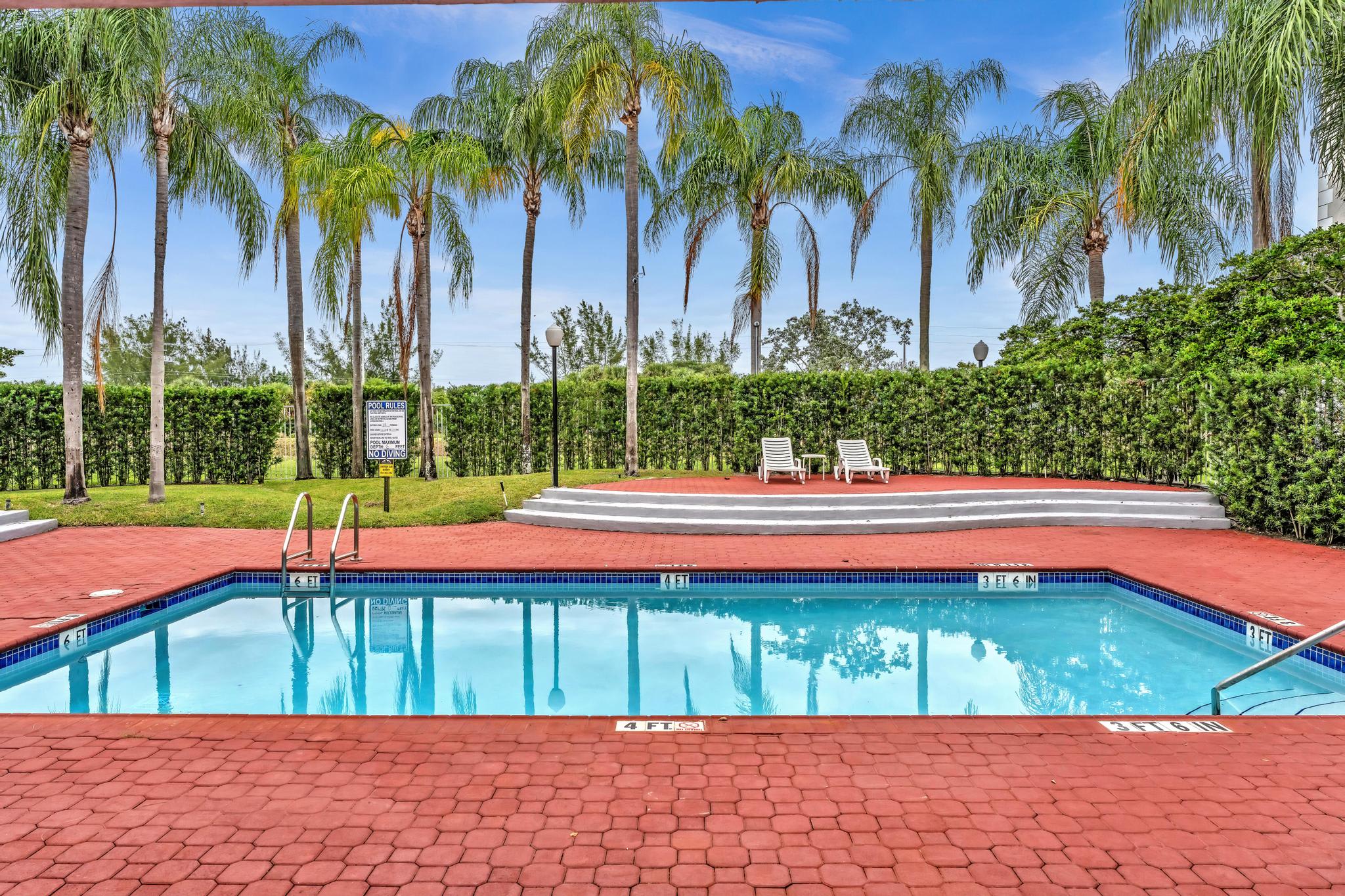 2803 N Oakland Forest Dr – photo 5