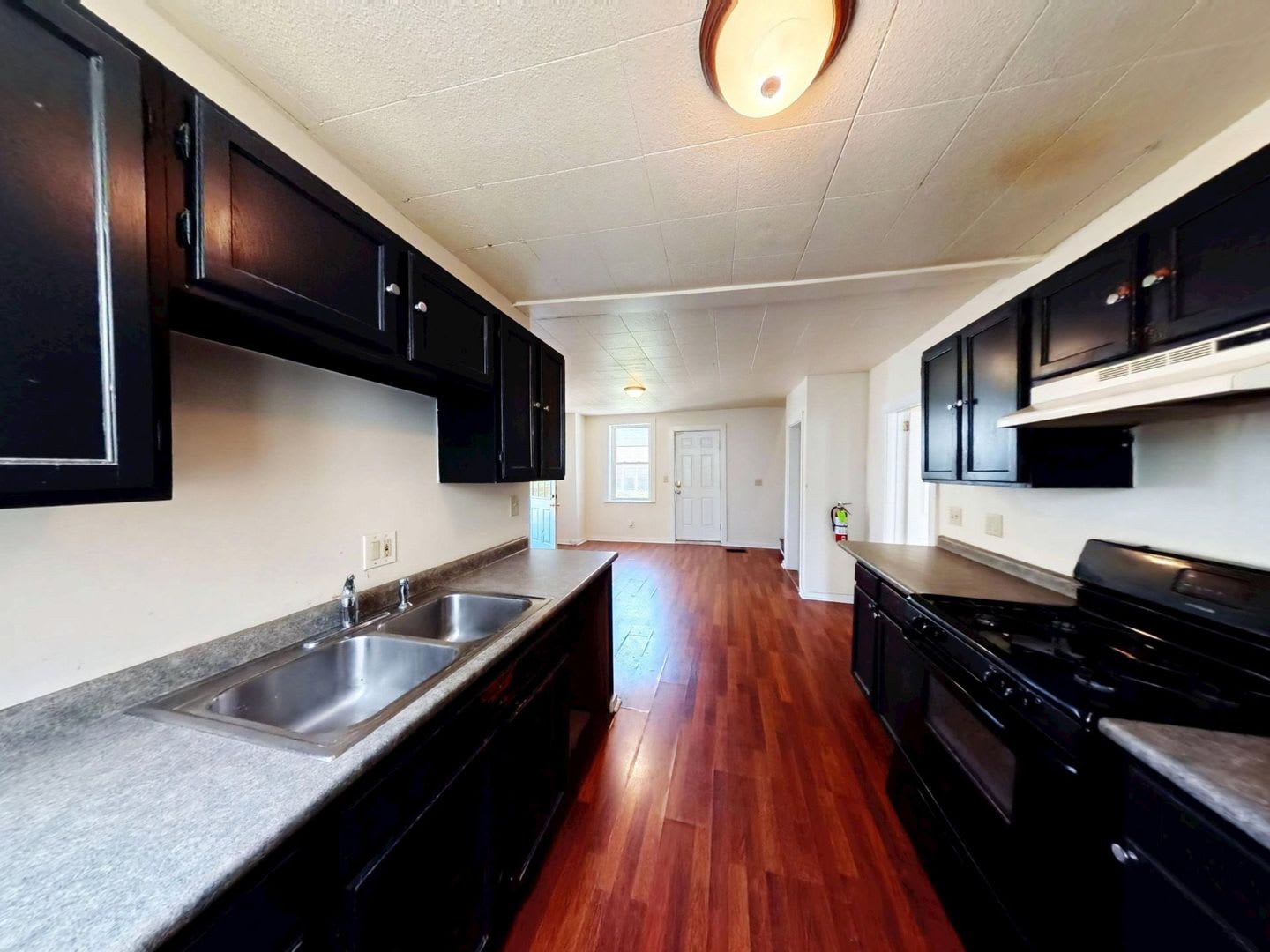 4 Bed Farmhouse Minutes From Uvm Campus 30 Chase St – photo 5
