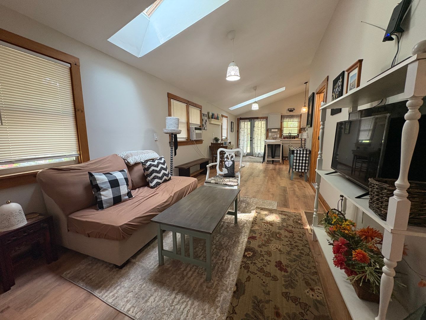 Fully Furnished! 3 bedroom 2 bath West Asheville – photo 2