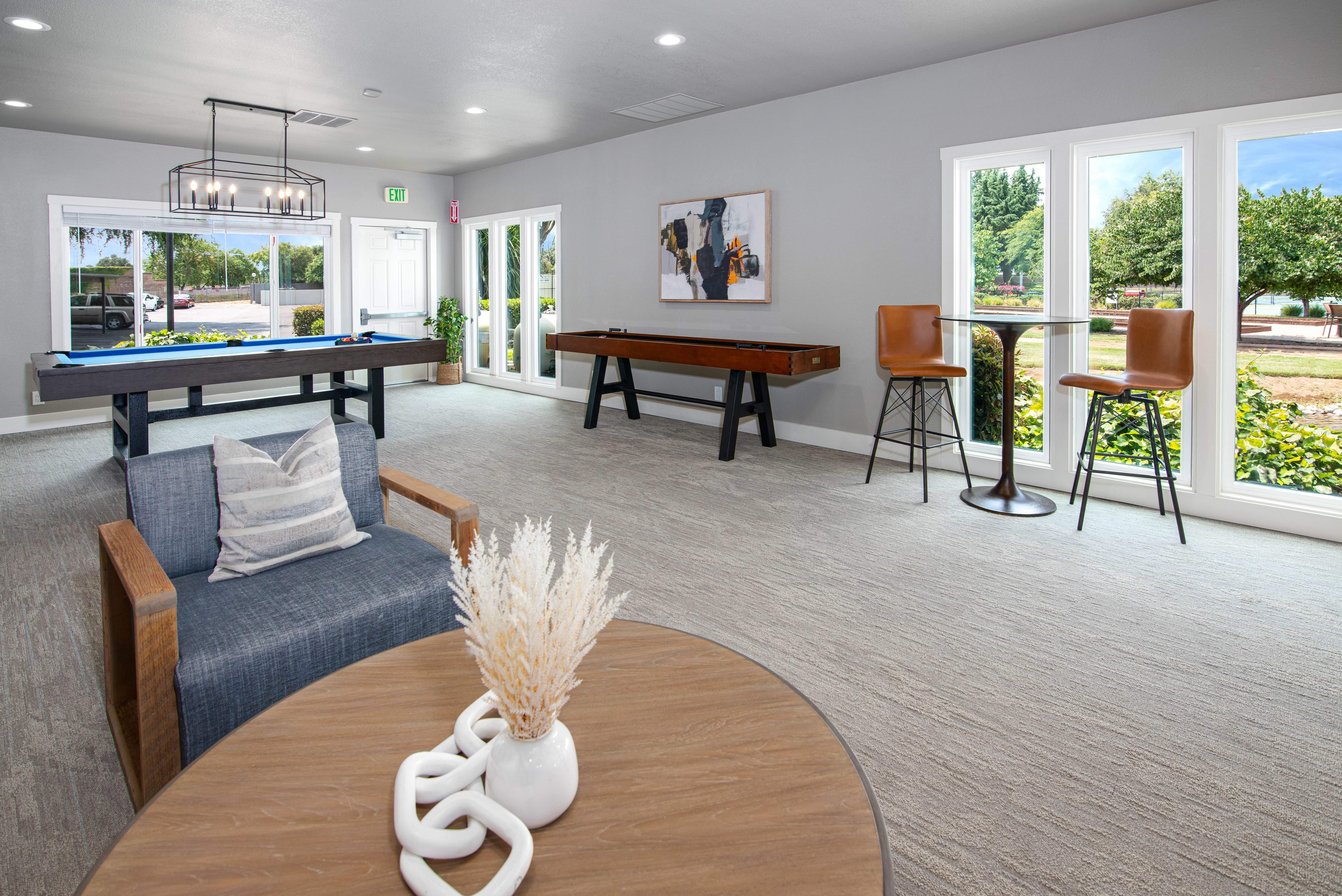 Rivercrest Apartments – photo 1