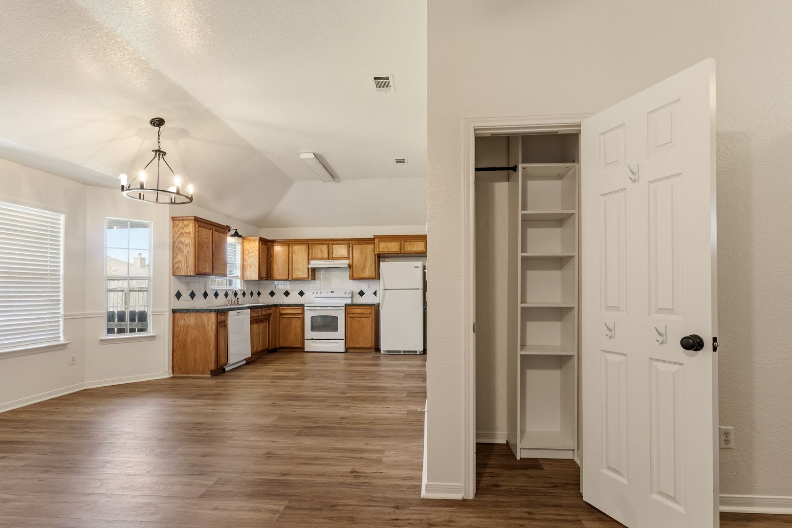 Limited Time Move In Special Receive Two Weeks Of Free Rent With An Approved Application And Lease Start By September 1St – photo 5