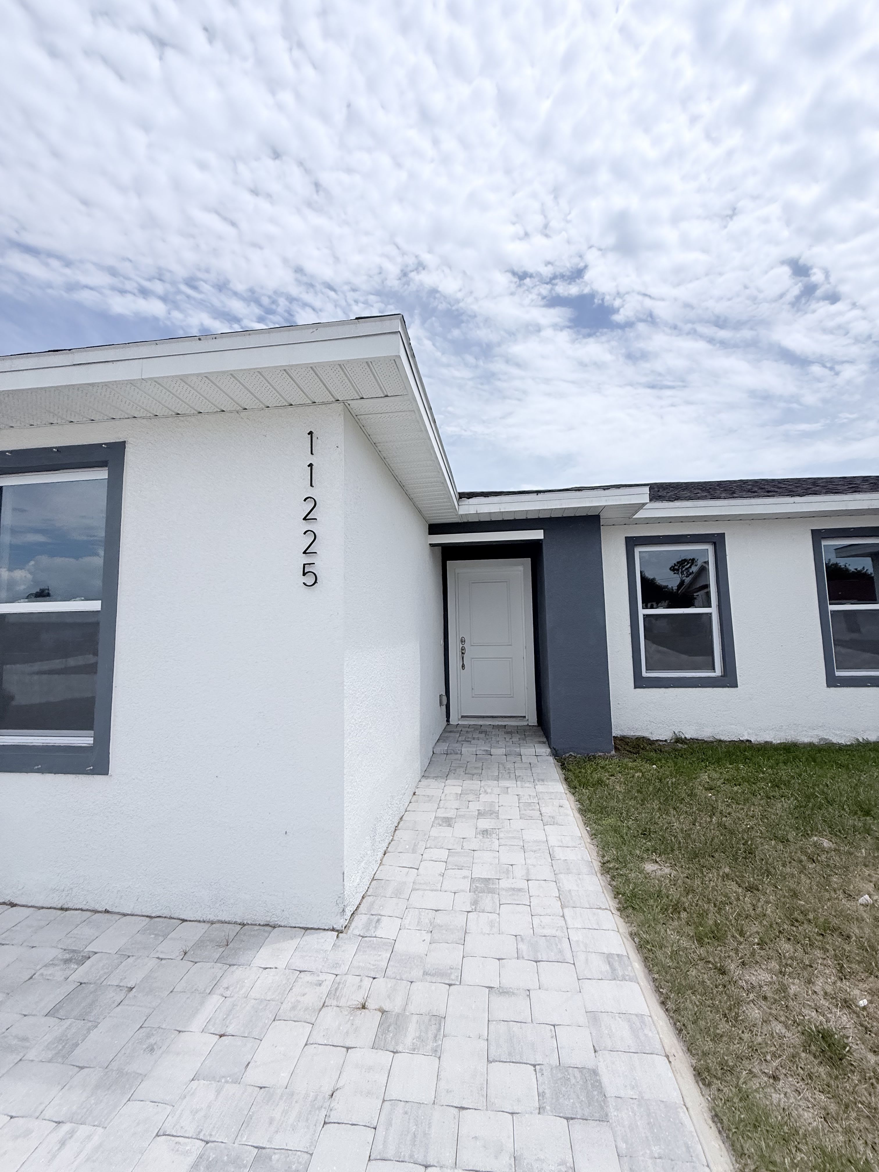 11225 Pendleton Ave – photo 1