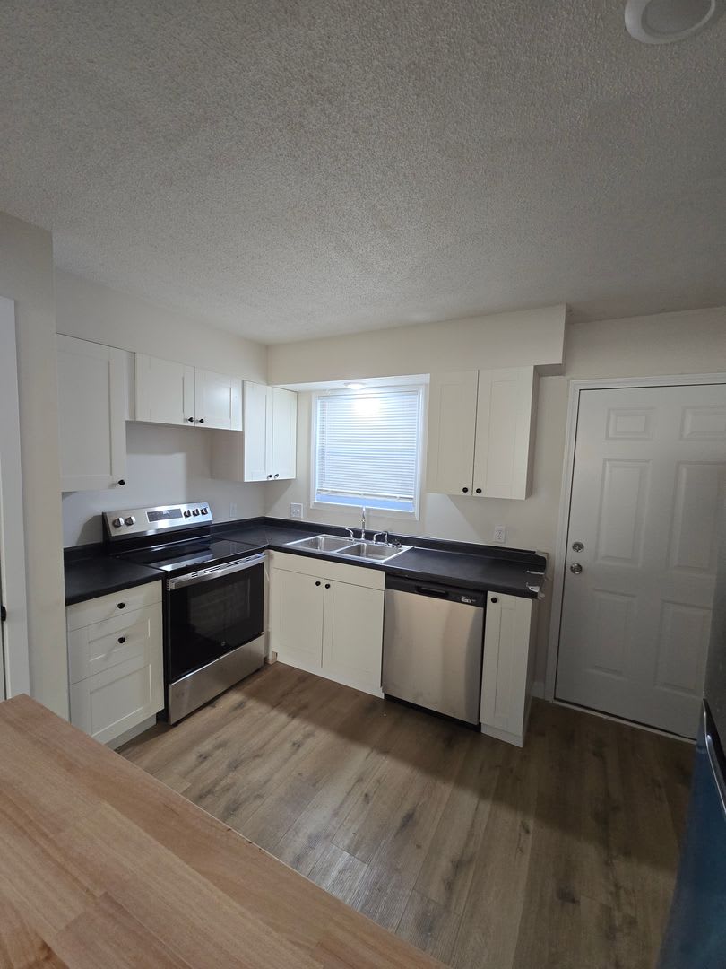 4309-4311 W Bethany Dr – photo 4