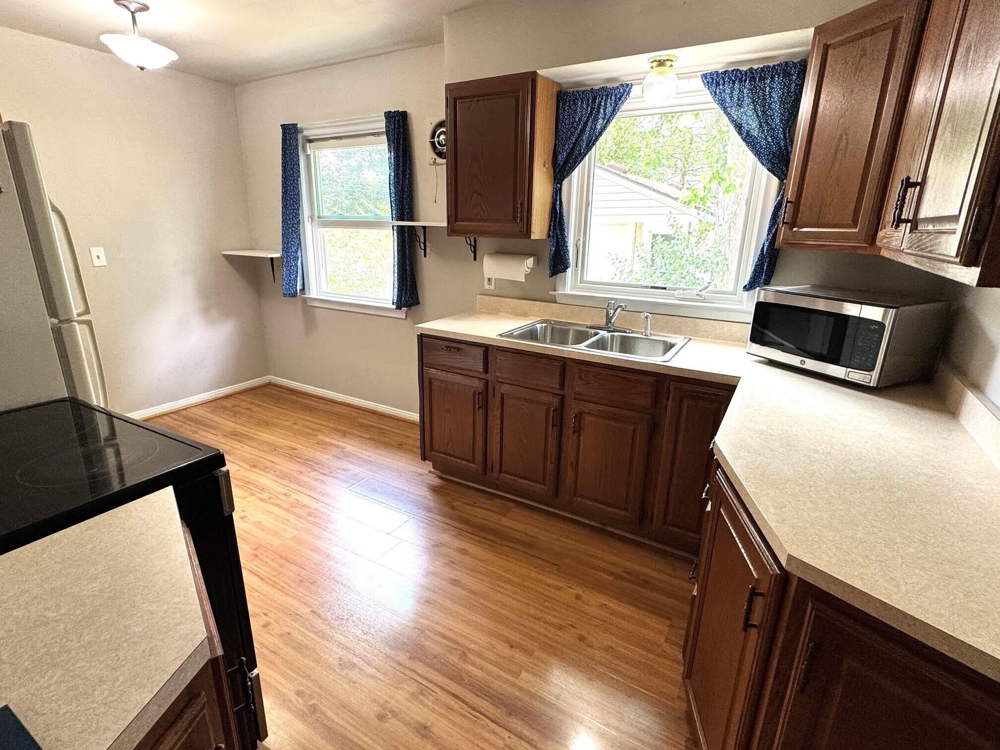 907 Bruce Street – photo 4