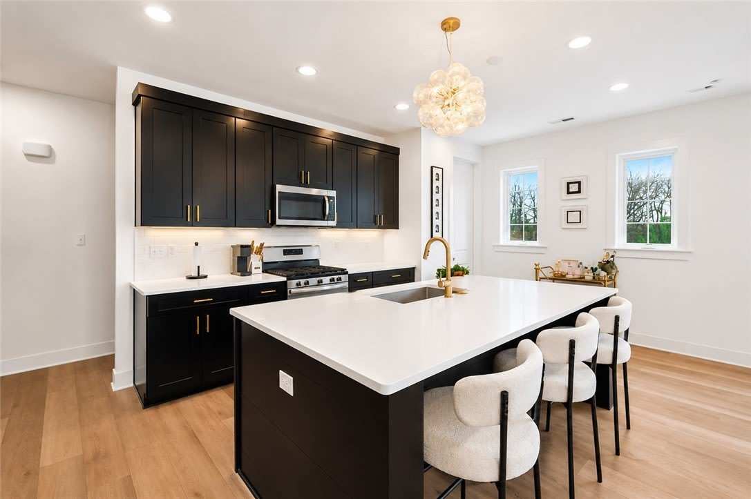 800 Gillian Ln – photo 5