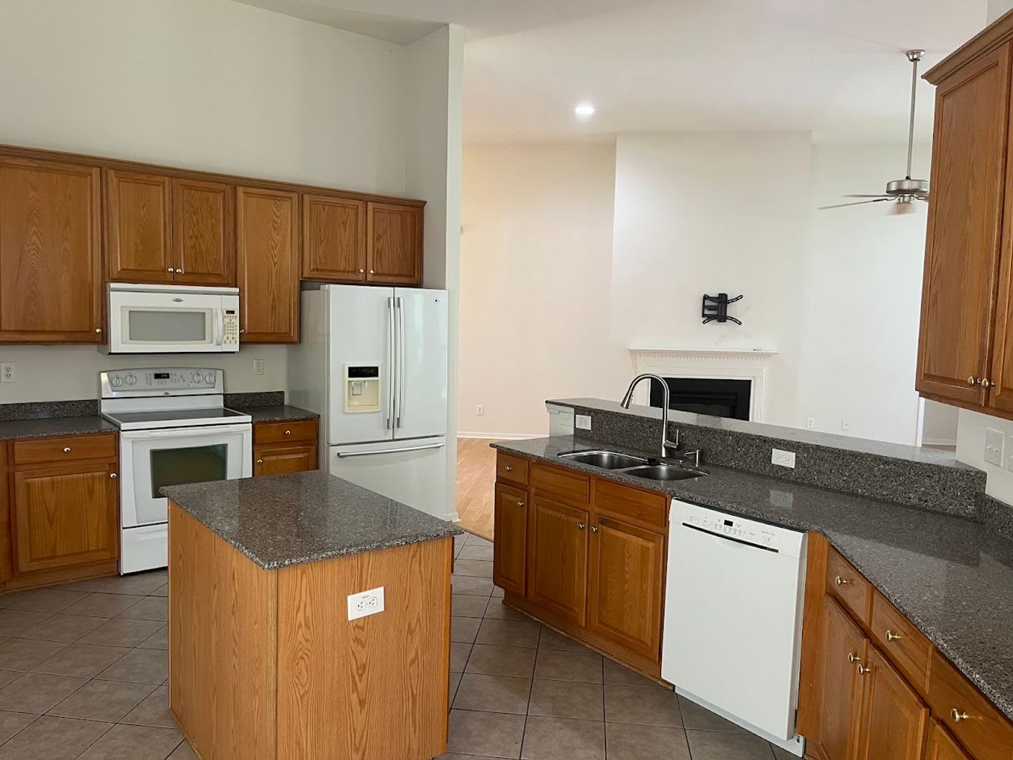 Available October 10th. Great 4BR/3BA Home in Carolina Bay! – photo 5