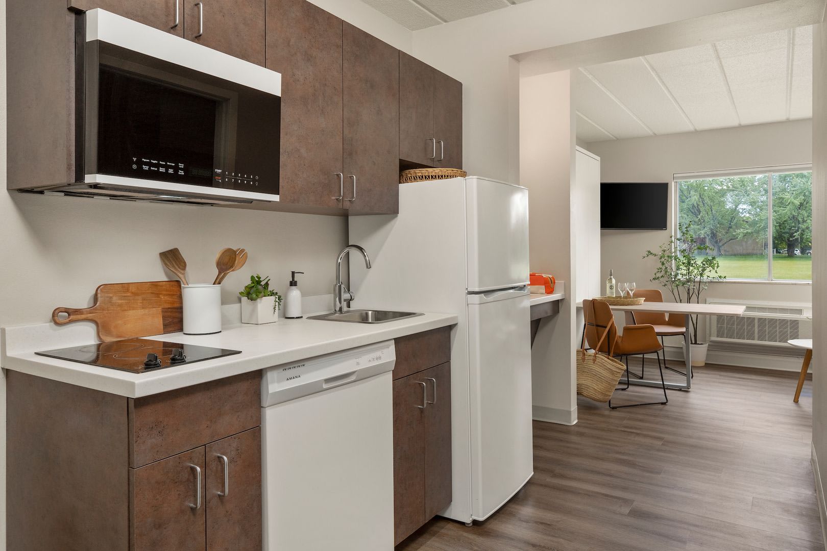 Furnished apartments with flexible lease terms and unbeatable building amenities. – photo 2
