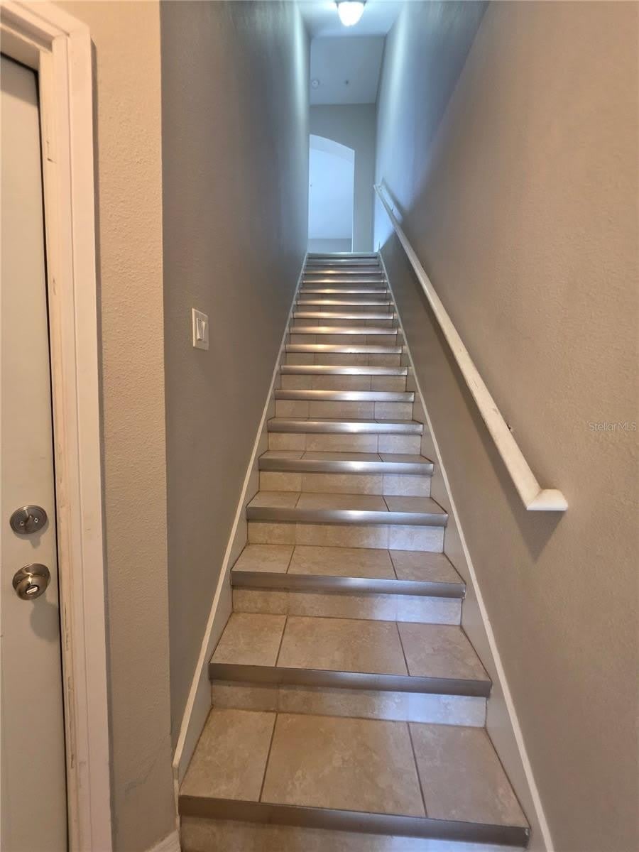 810 CALLISTA CAY Loop – photo 4