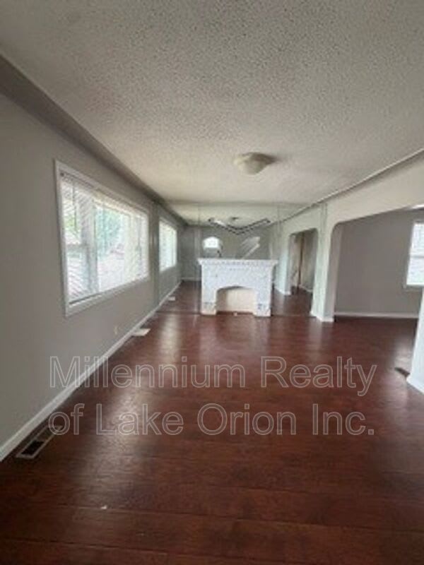 6010 Hartwell St – photo 2
