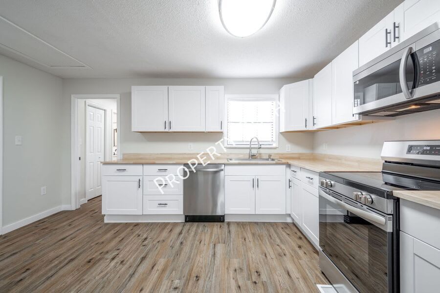8229 Patterson Road – photo 2