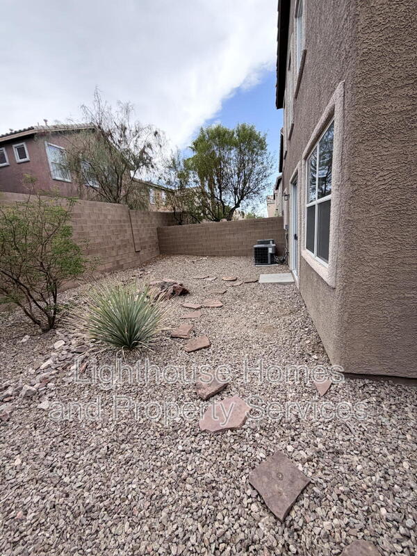 9118 Wine Cellar Ave – photo 5