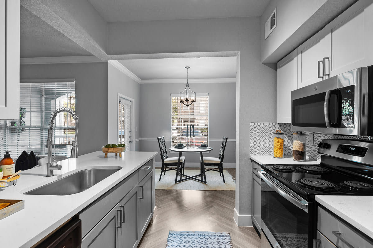 Weston at Copperfield – photo 1