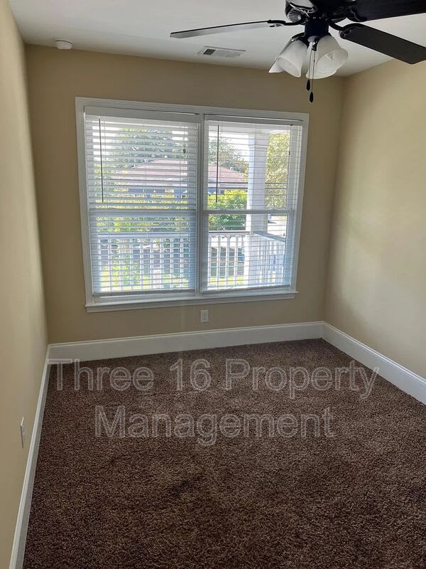 1555 Craig St – photo 3