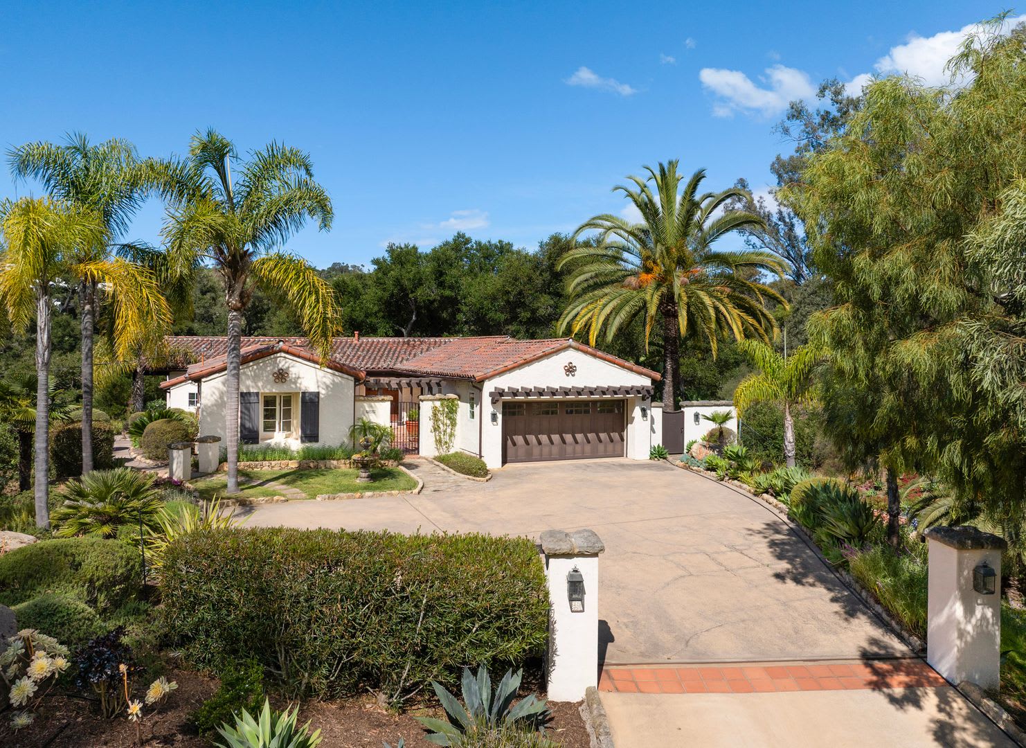Experience the beauty and tranquility of Montecito living at “Casa Bella Monte! – photo 1