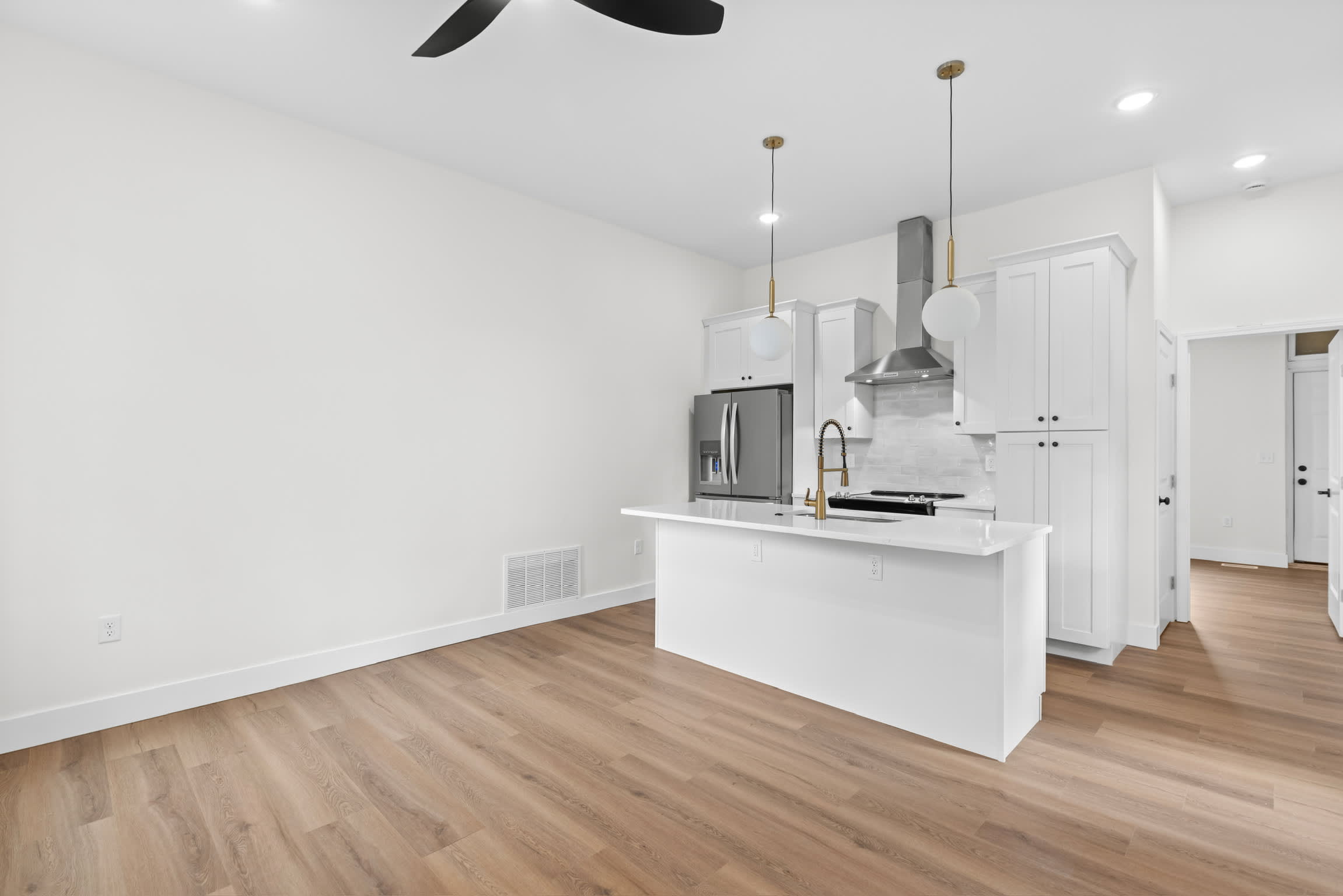3418 Michigan Ave – photo 1