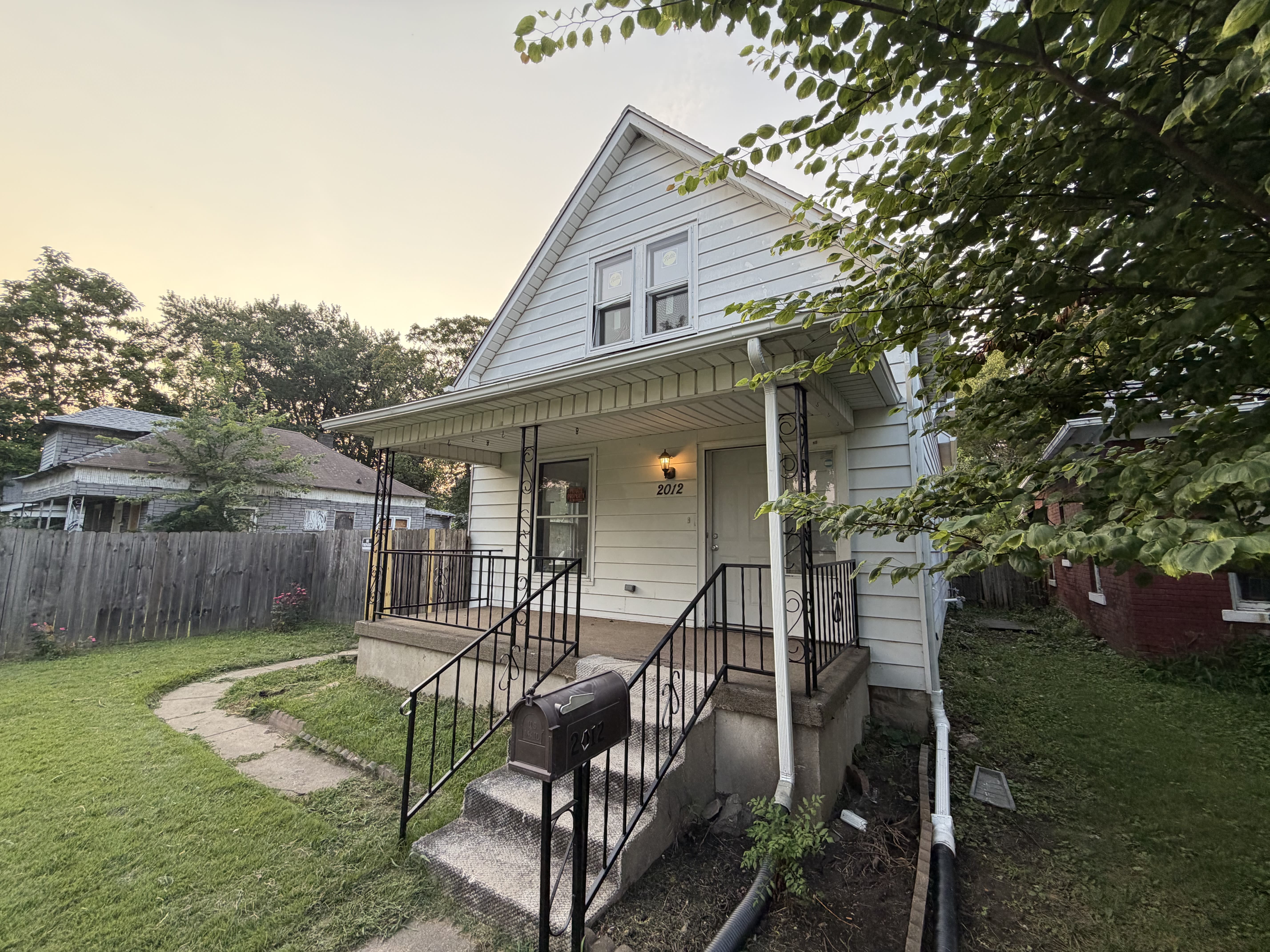 2012 1st Ave – photo 2