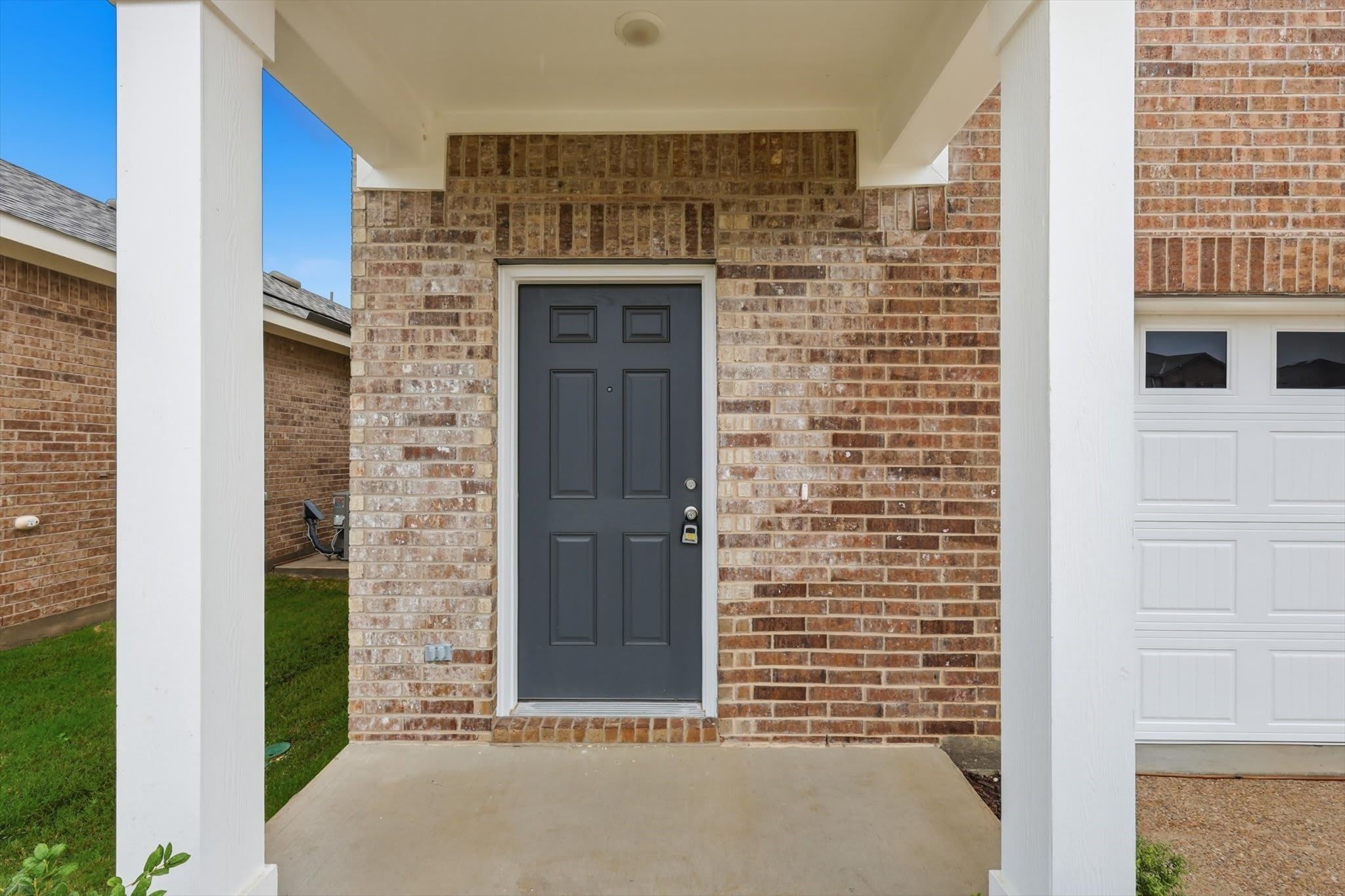 2106 Meadow Park Drive – photo 2