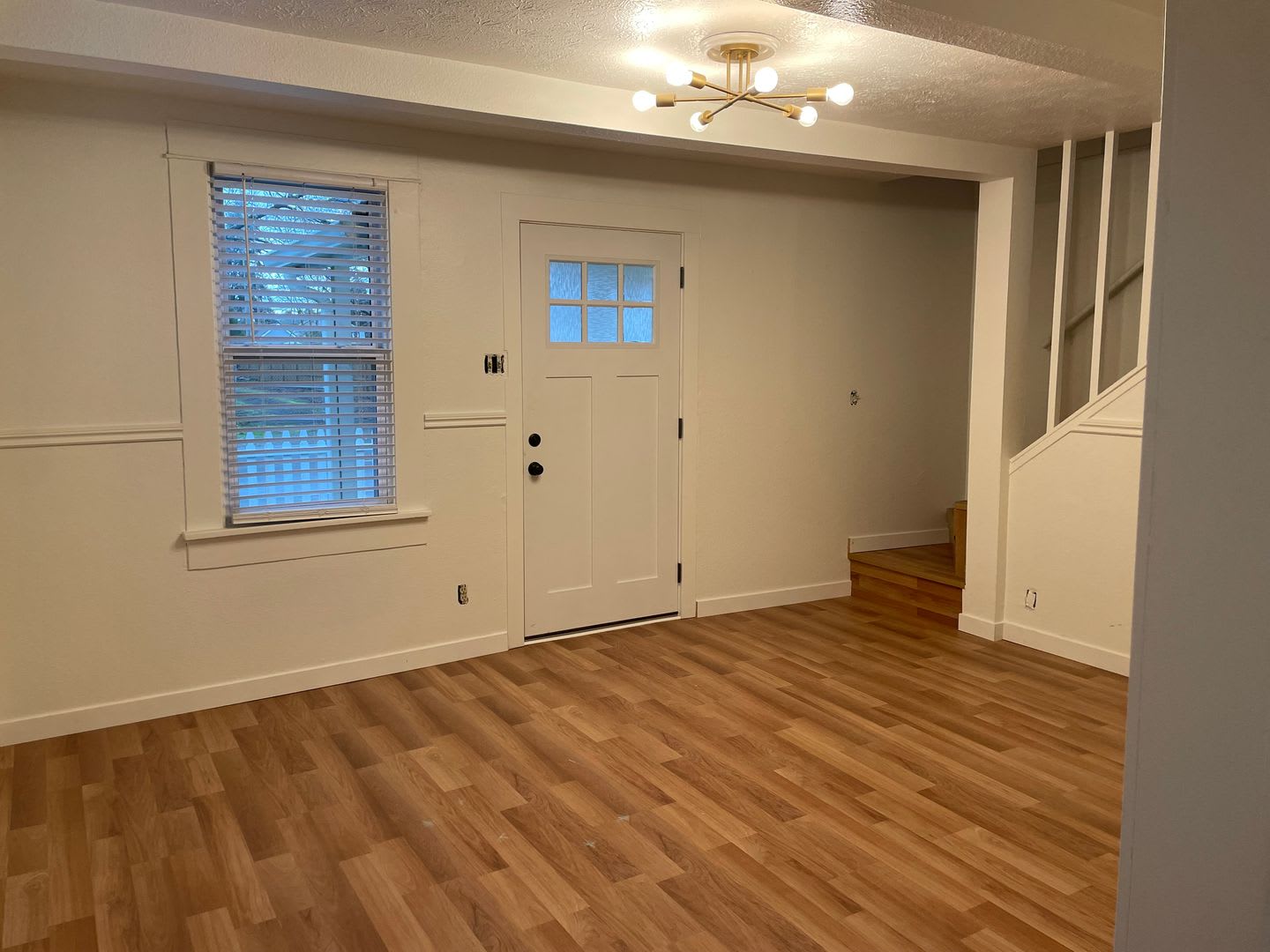Charming River Road Two Bedroom! – photo 3