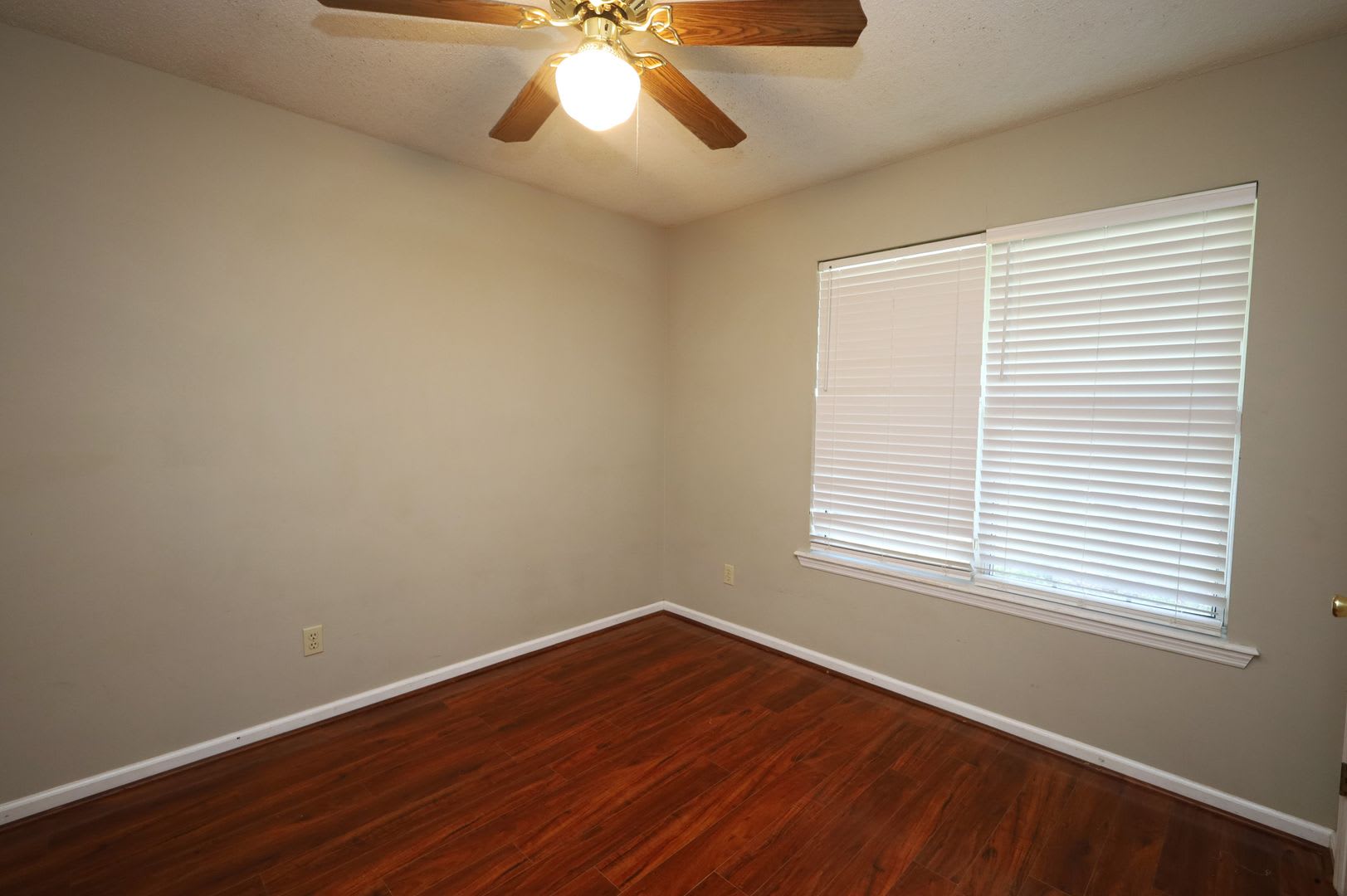 4116 Hamilton Circle – photo 5