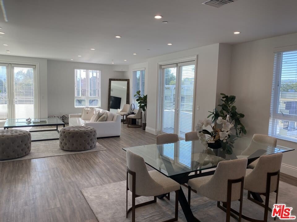 8700 Chalmers Dr – photo 2
