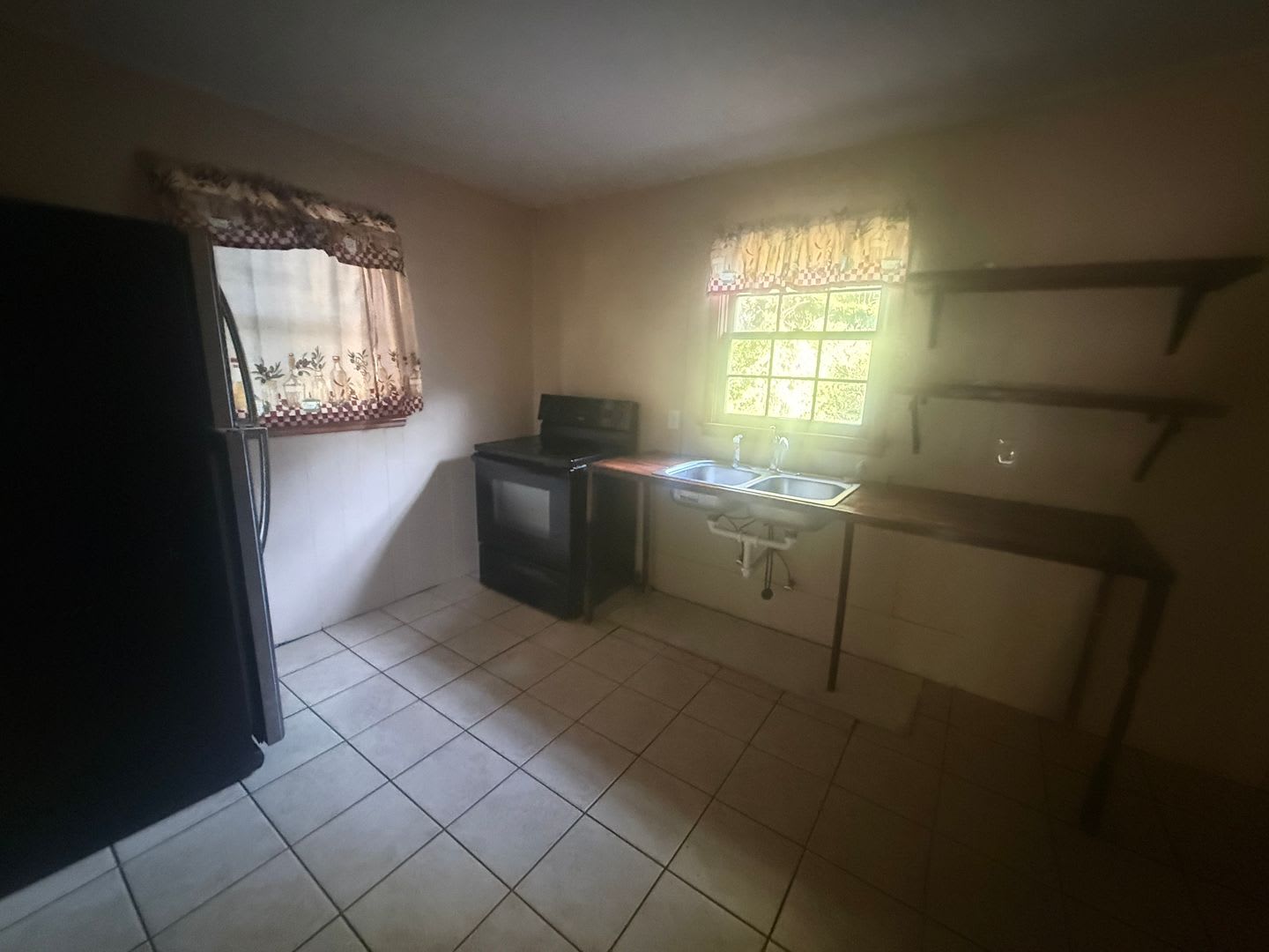 2 Bedrooms, 1 Bathroom – photo 5