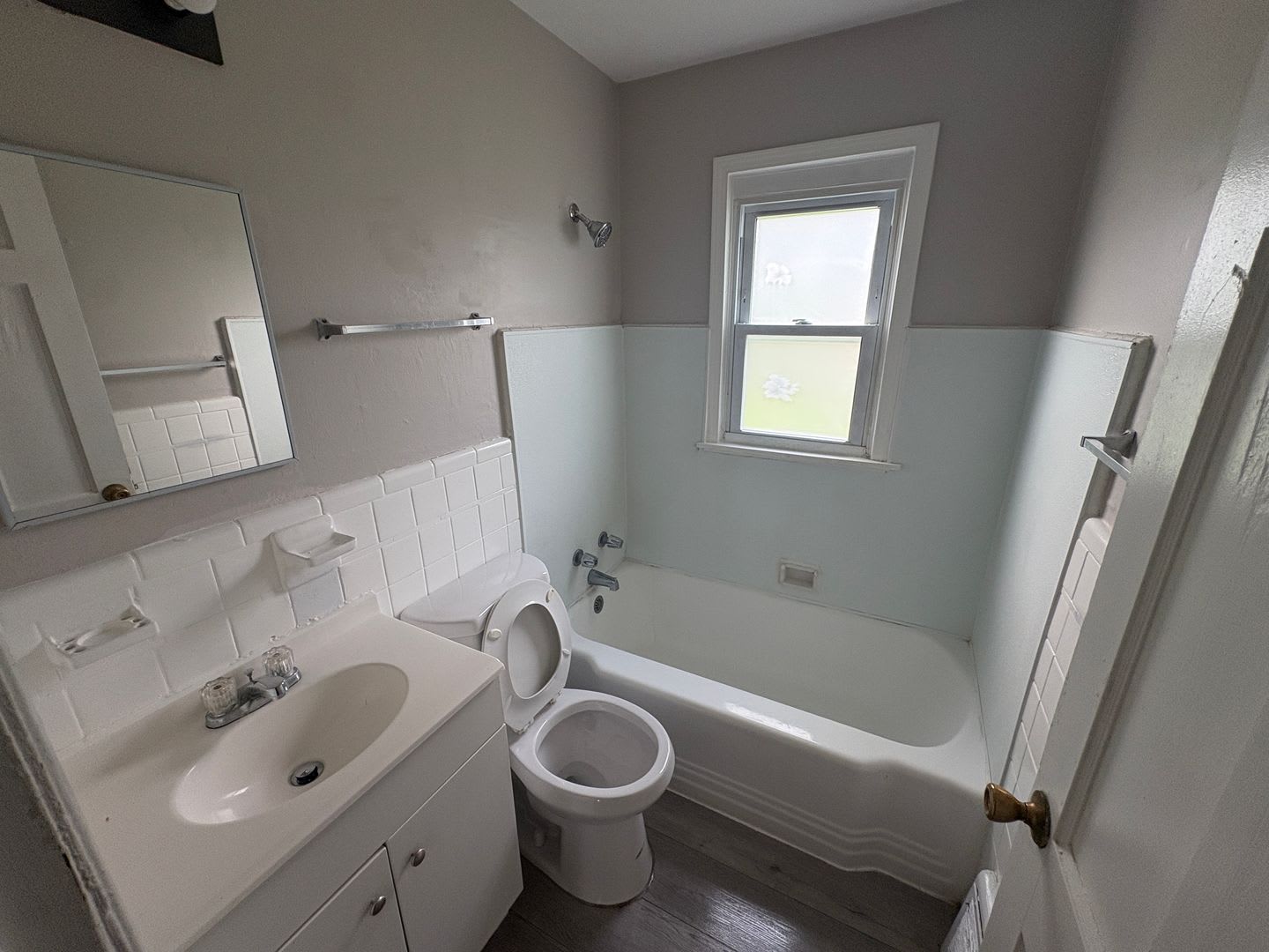 Charming & Updated 2-Bedroom Home w/Basement – photo 5