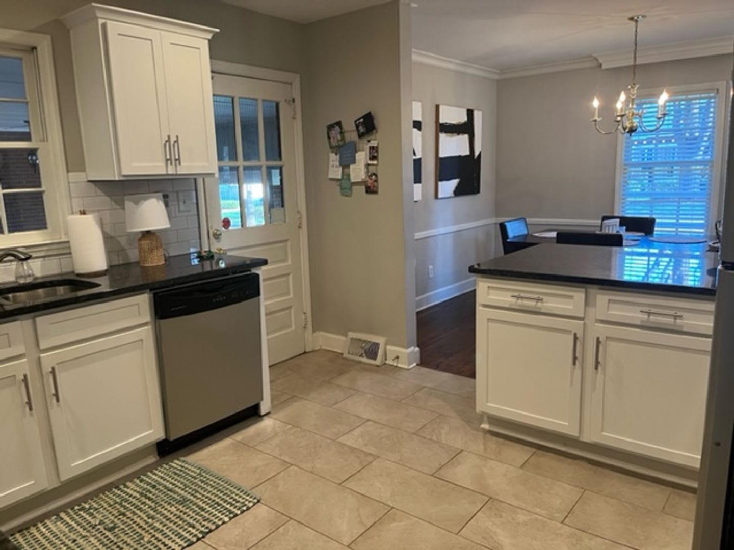 Lovely Three Bedroom Duplex in Myers Park! – photo 4