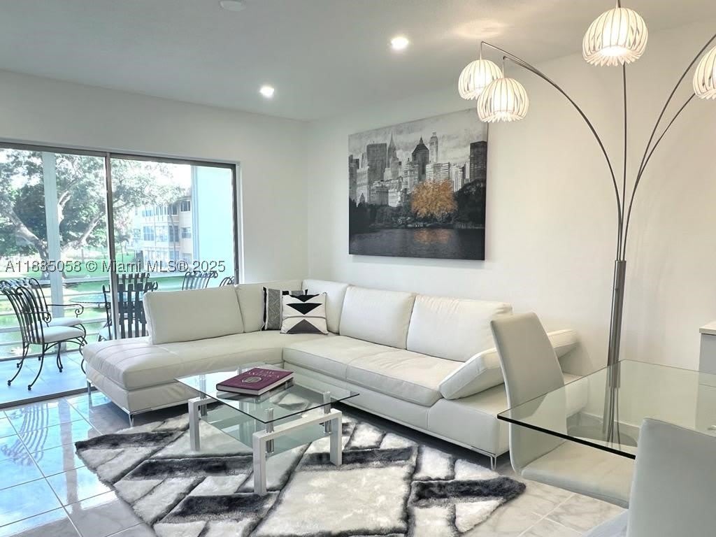 5051 W Oakland Park Blvd – photo 3