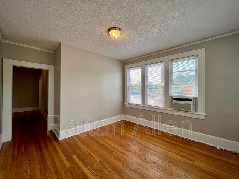 205 Hillside St – photo 4