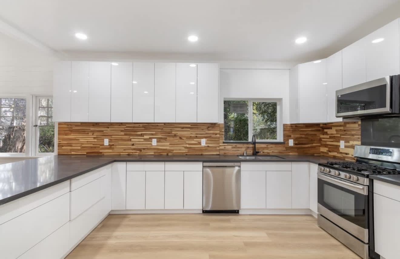 6170 Melvin Avenue – photo 1