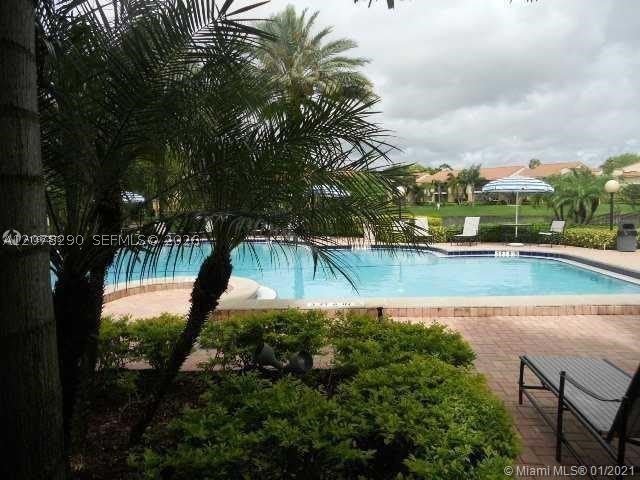 1259 SW 46th Ave – photo 2