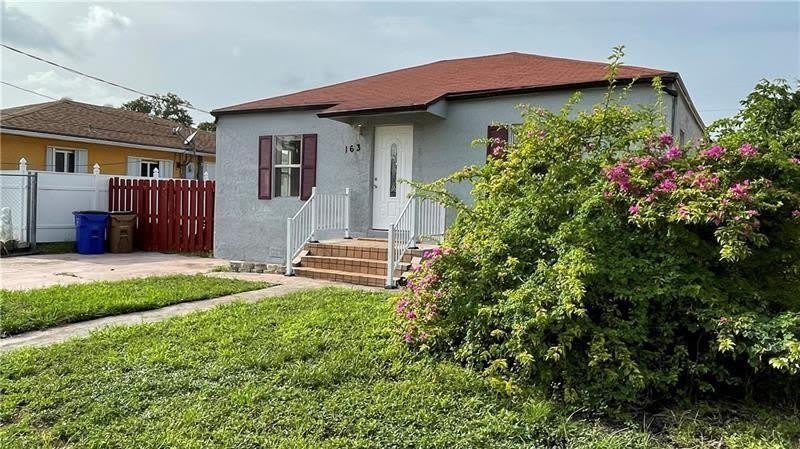 163 SW 5th Street – photo 4