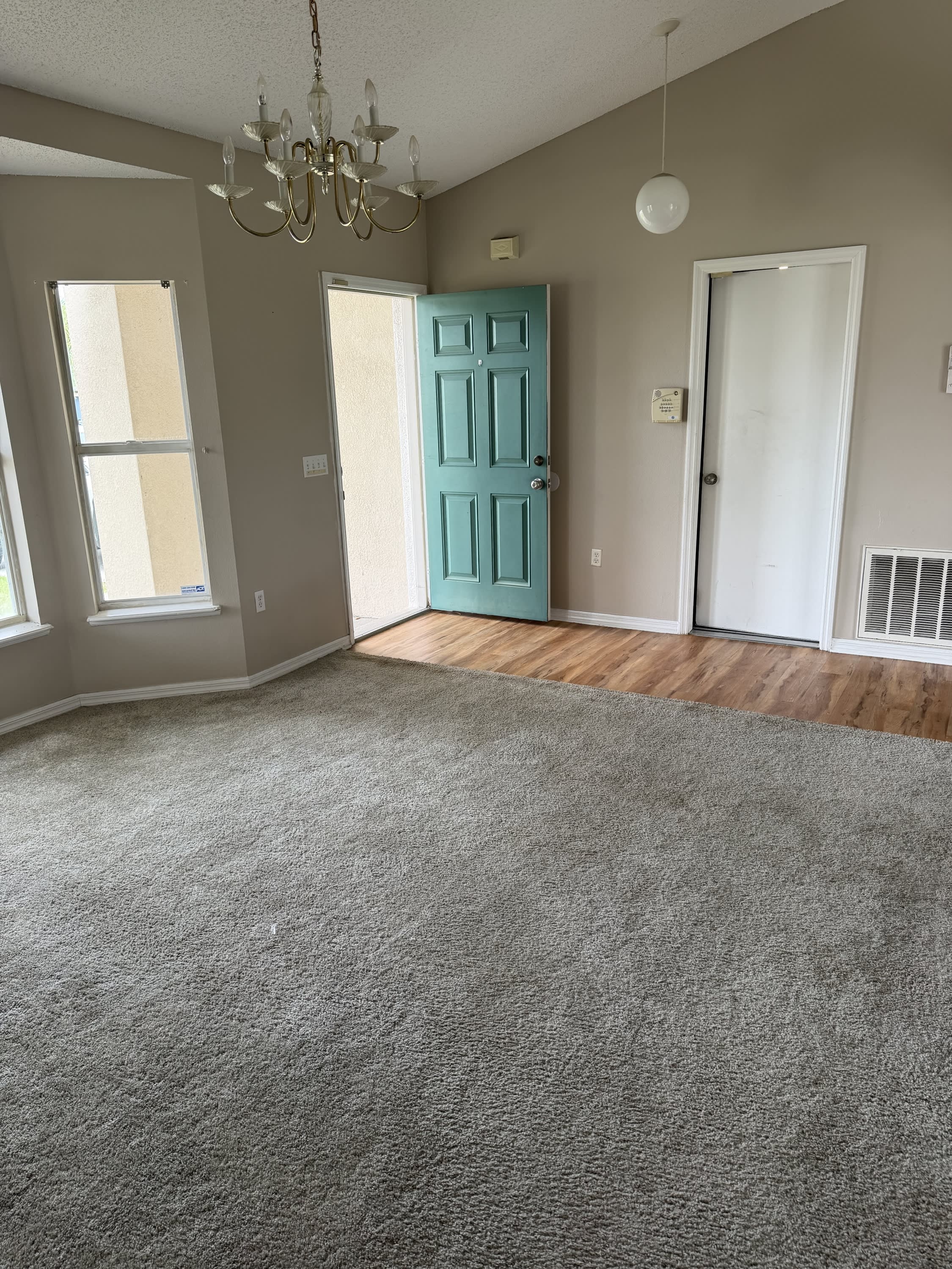 255 Lobelia Drive – photo 2
