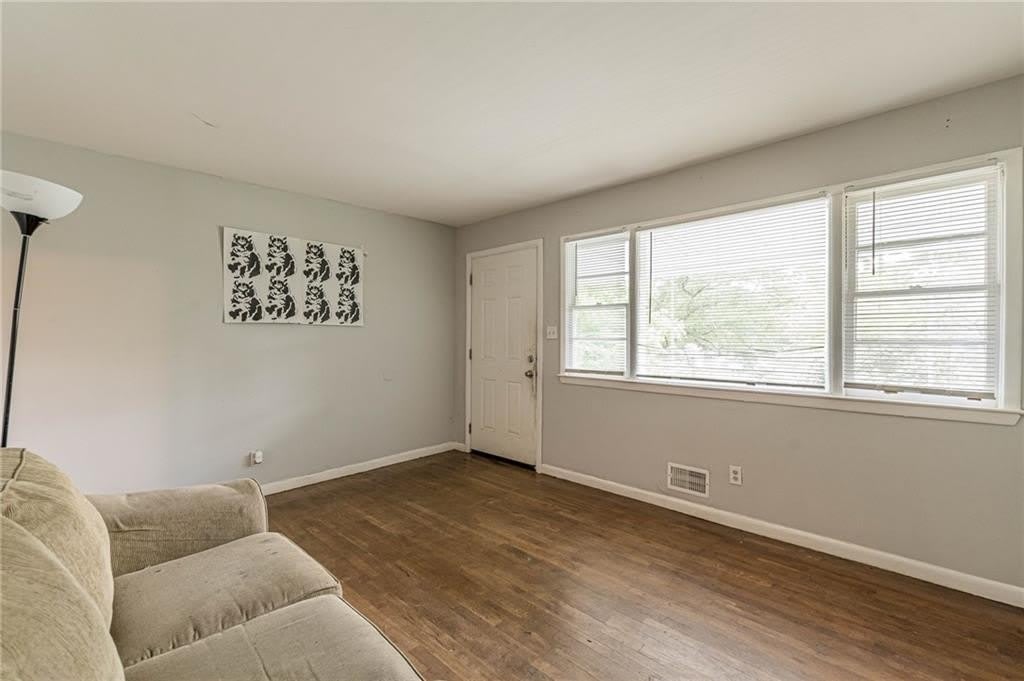 350 Brooks Avenue Sw – photo 2