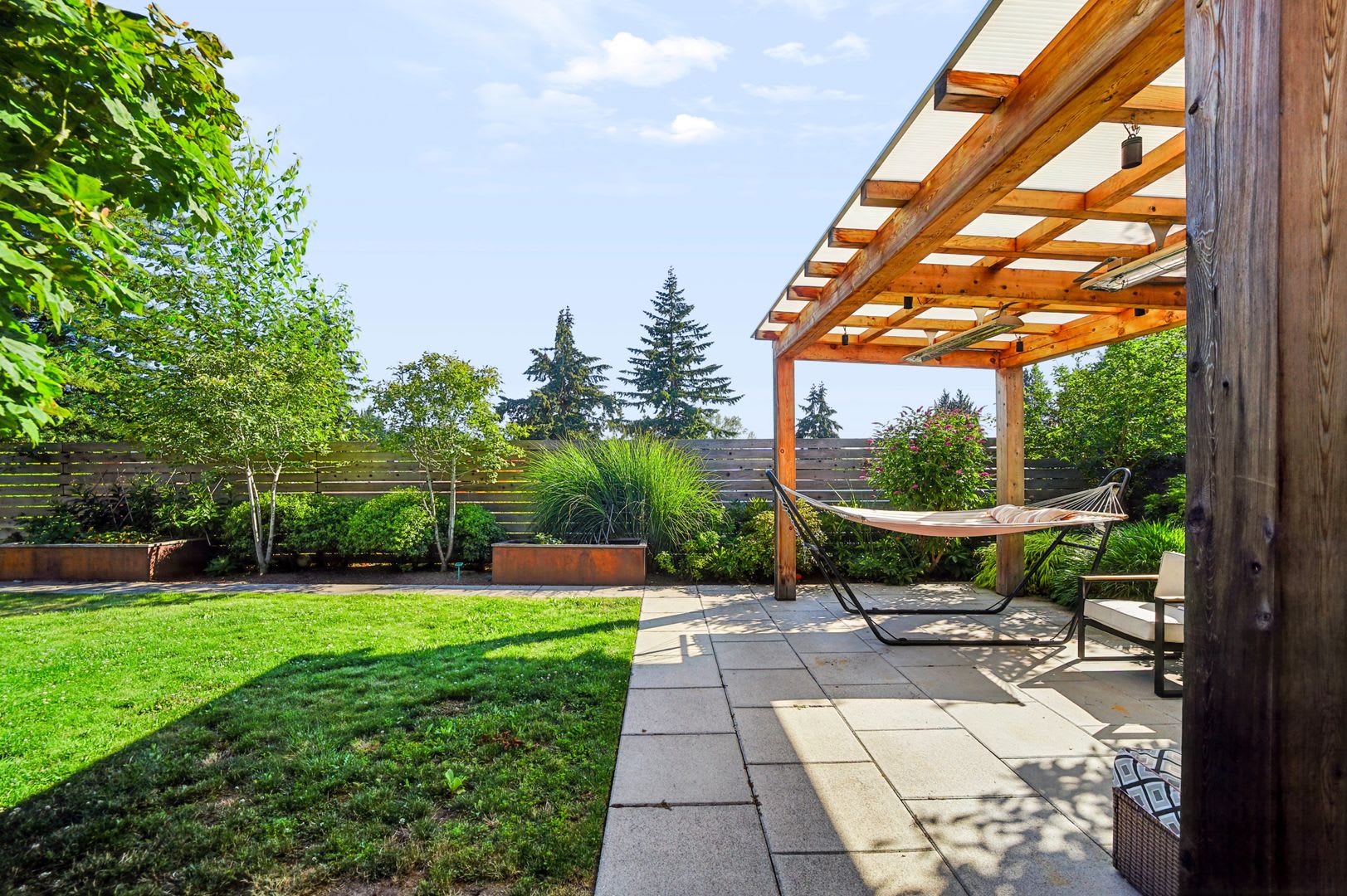 Midcentury Home In Hawthorne Hills Quiet Neighborhood With Scenic Views Minutes From Uw – photo 1