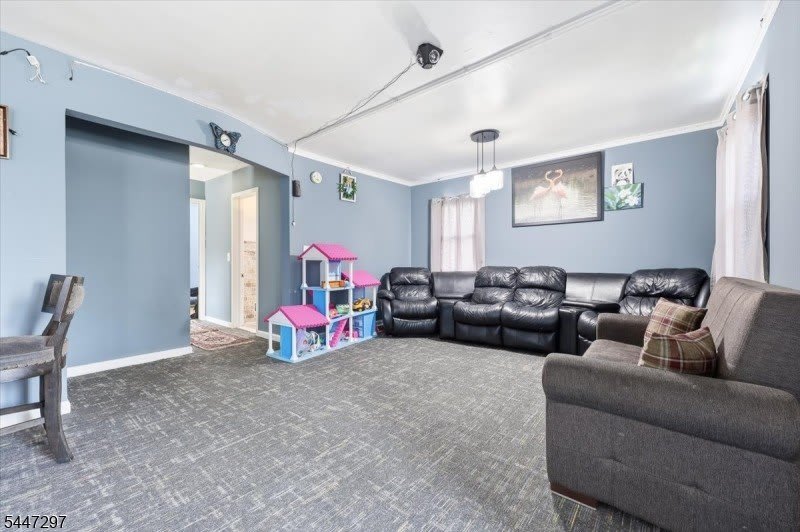 409 Tryon Ave – photo 5