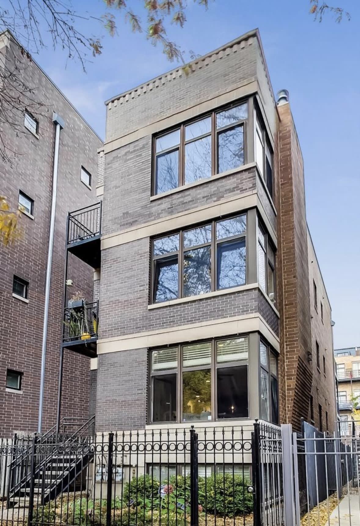 952 West Altgeld Street – photo 1
