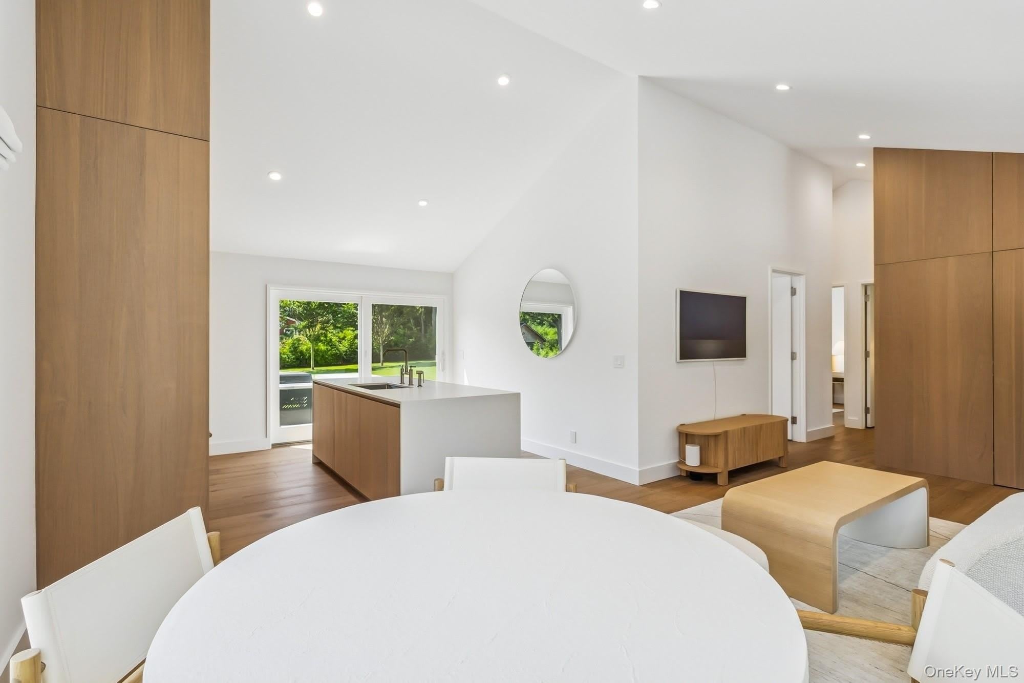 96 Town Lane – photo 2