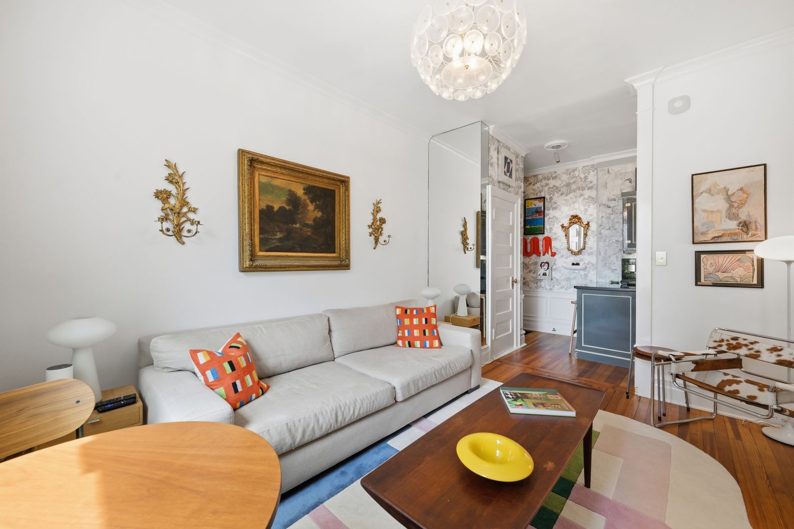 Stunning Designer Renovated One Bedroom In Prime Kalorama – photo 5
