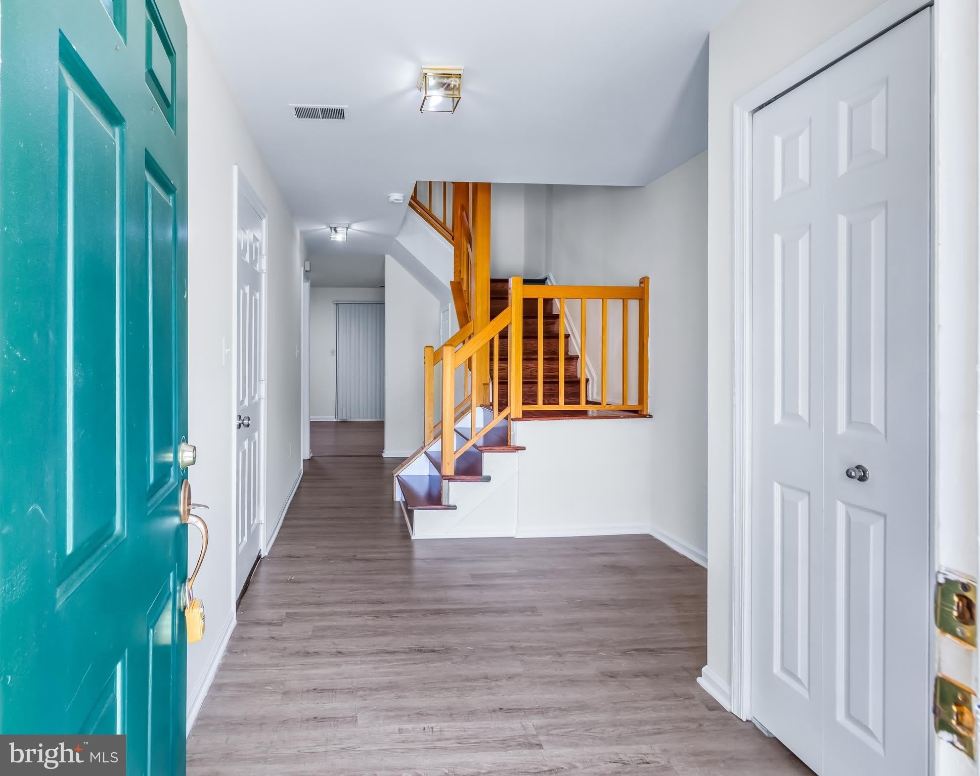 9629 HADLEIGH Court – photo 3