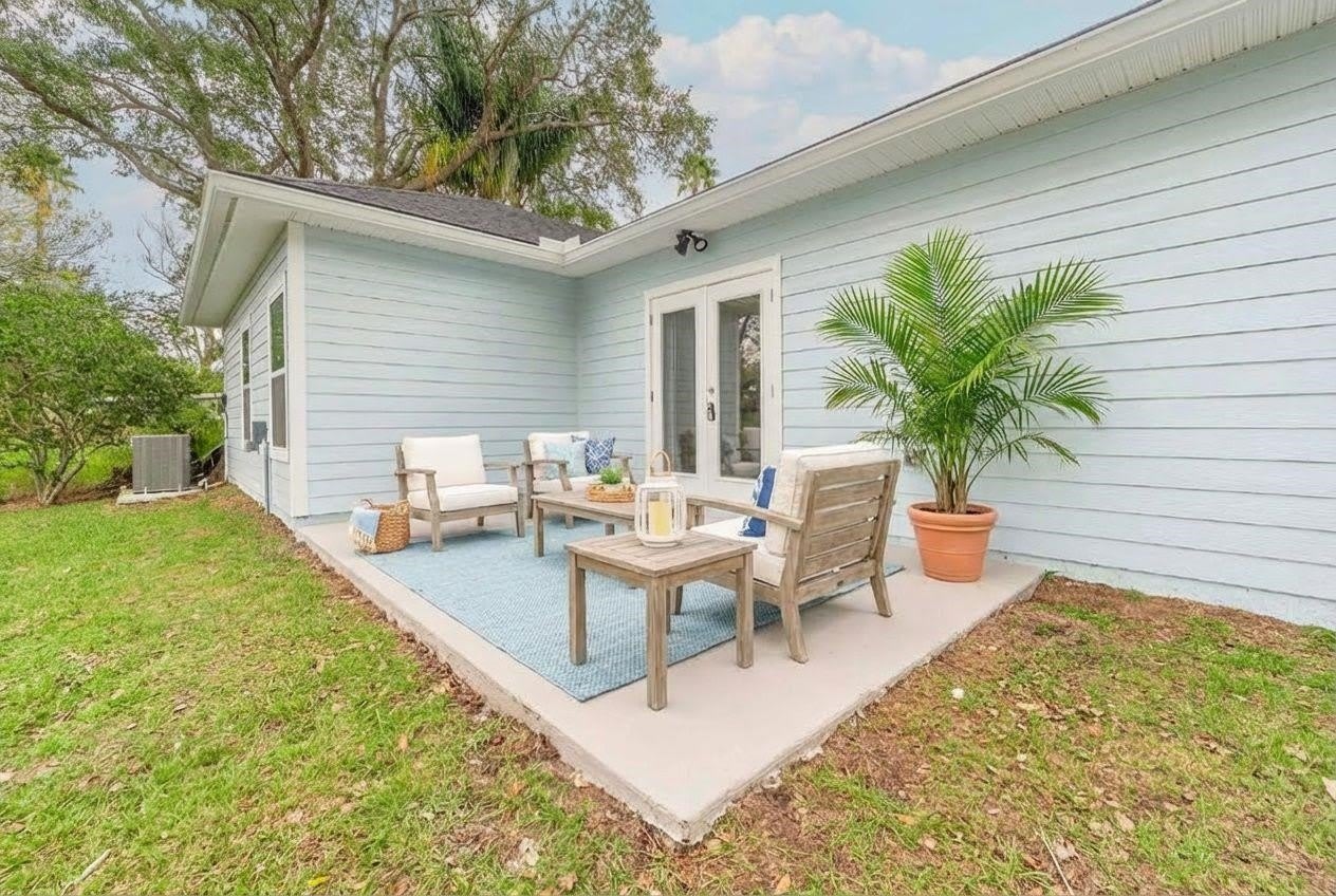 679 Coral Cir – photo 4