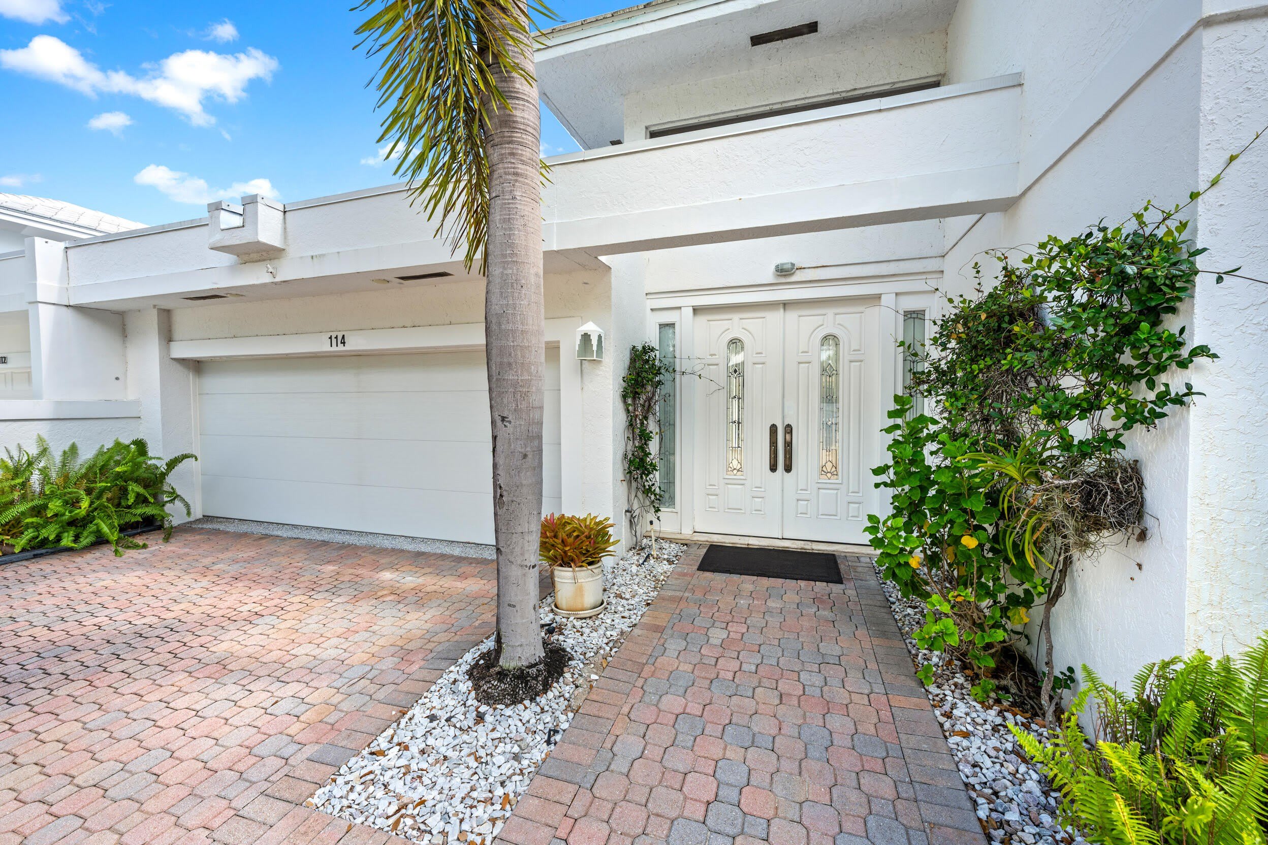 114 Waters Edge Drive – photo 1