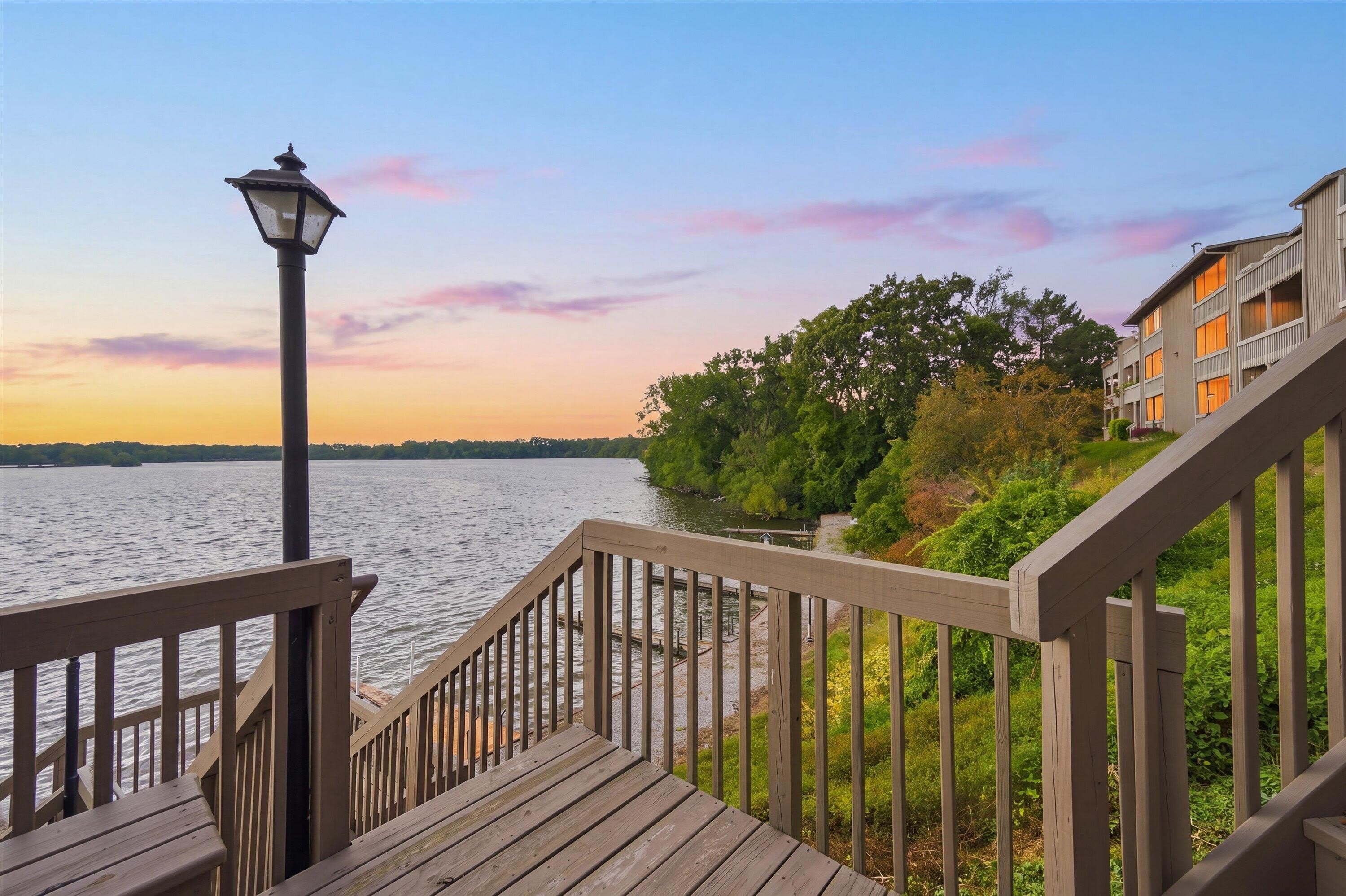 893 Cliffs Drive – photo 2