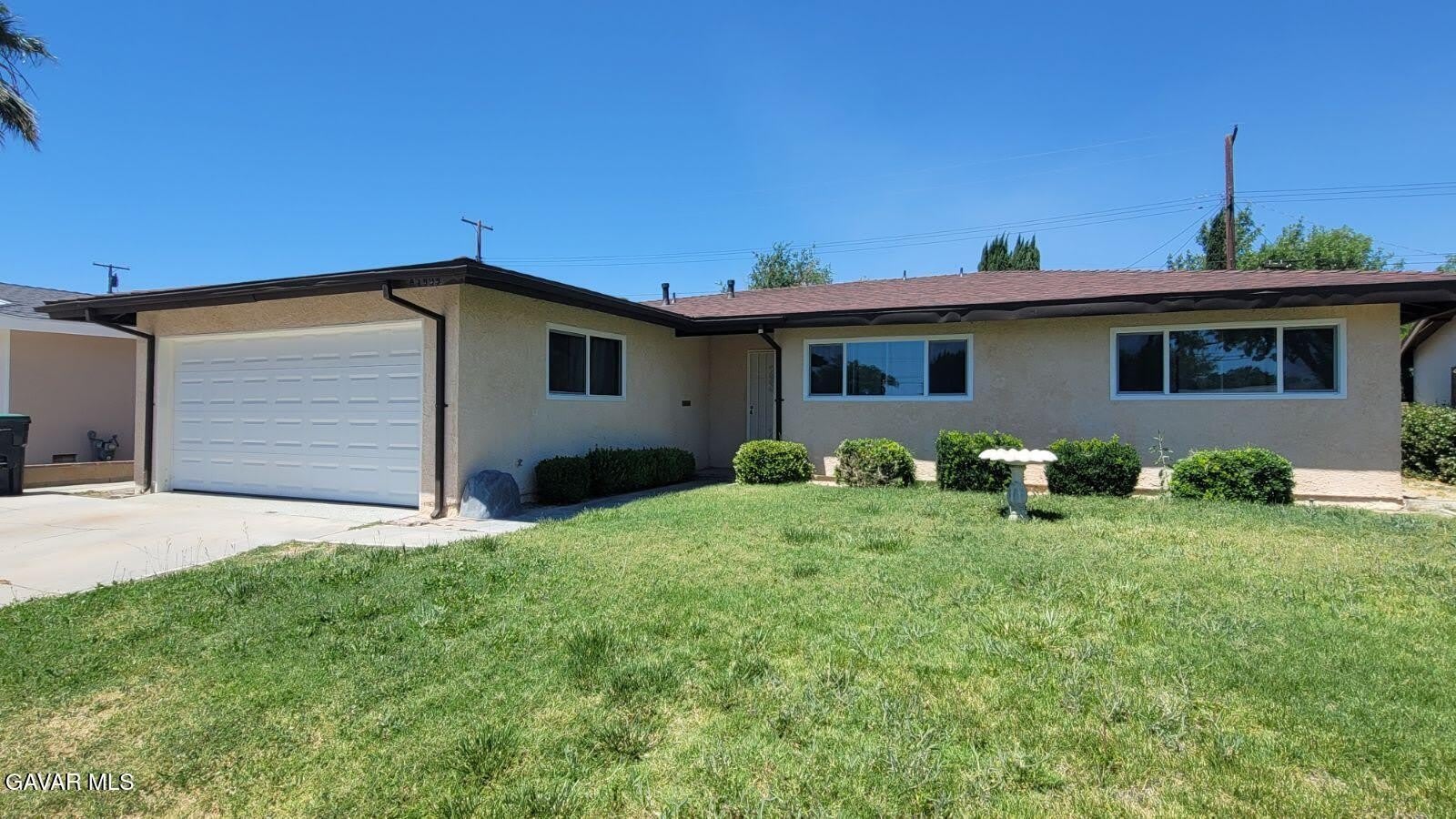 45303 Lorimer Avenue – photo 1