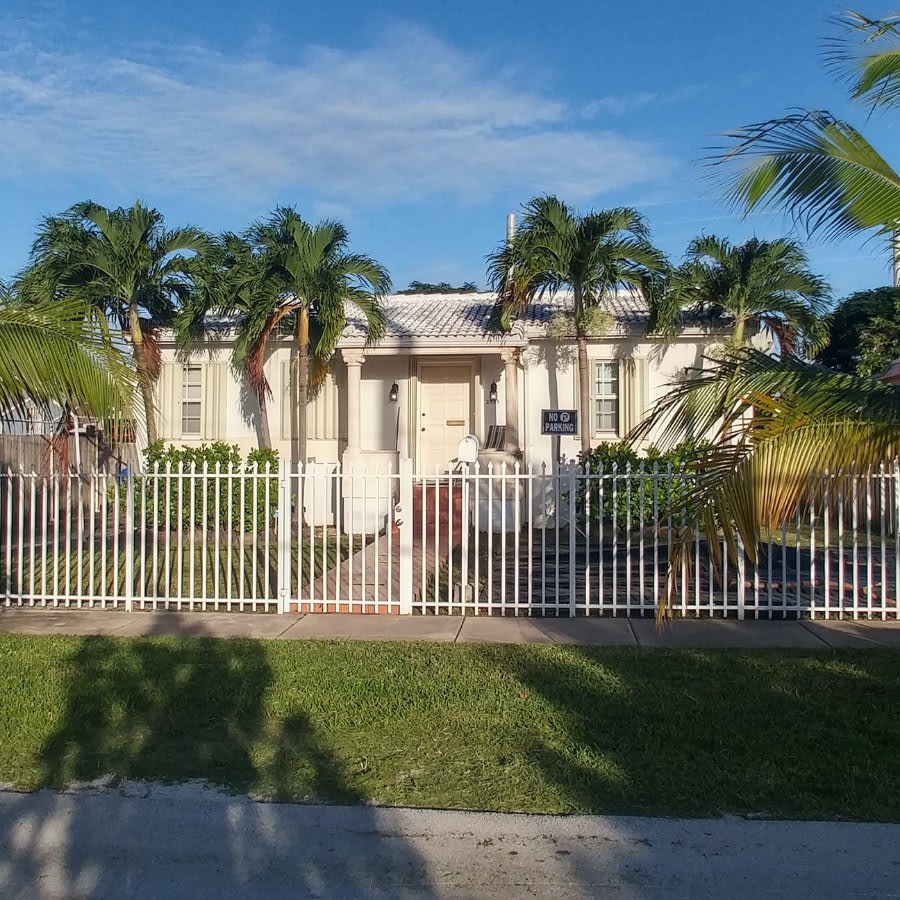 2955 Southwest 38th Avenue – photo 1