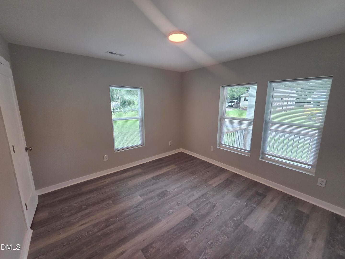 523 E Nelson Ave – photo 4
