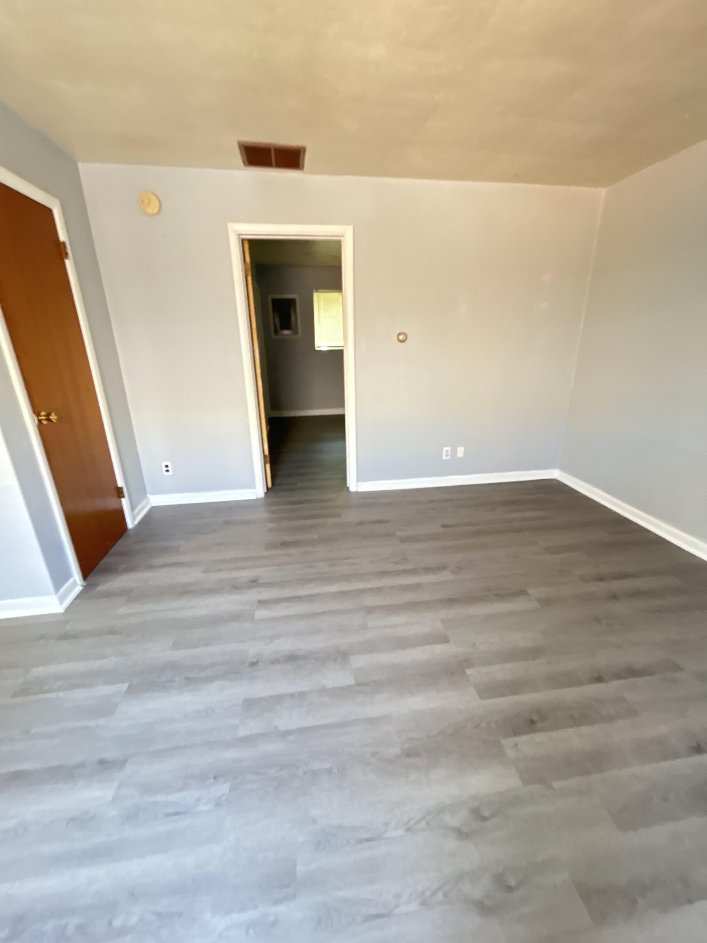 623 Troy Street – photo 3