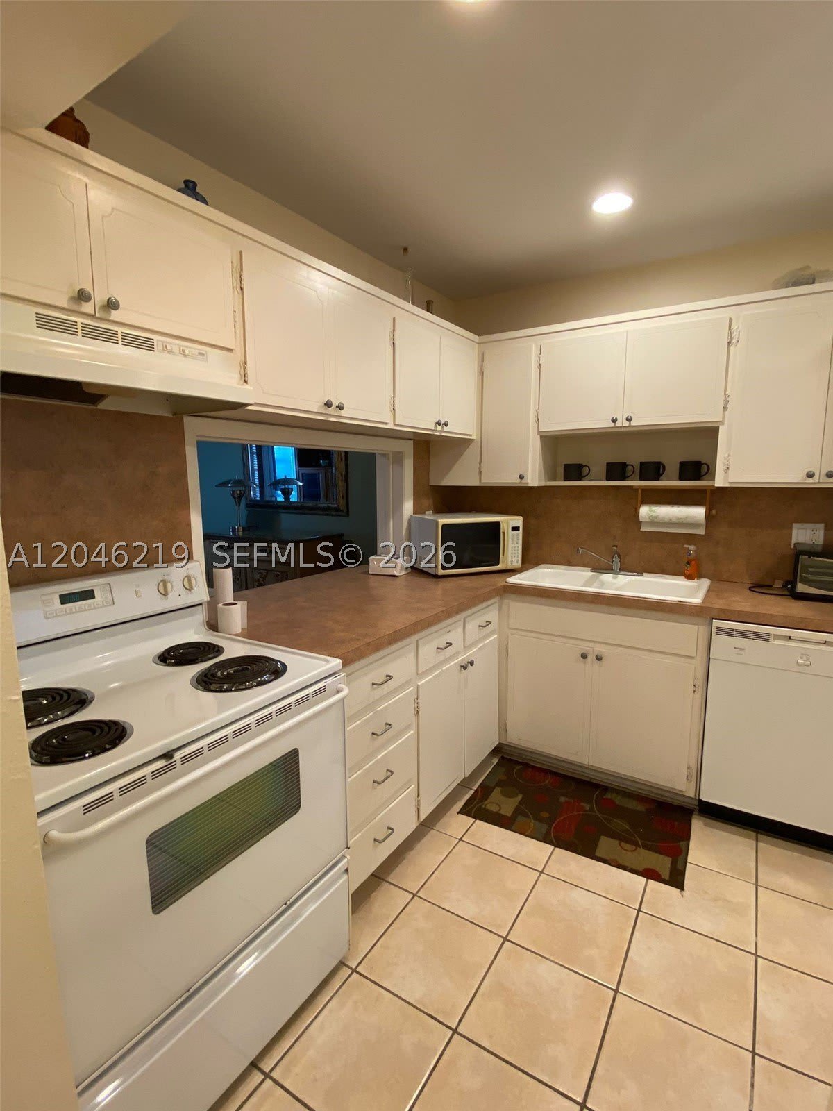 330 SE 2nd St – photo 3