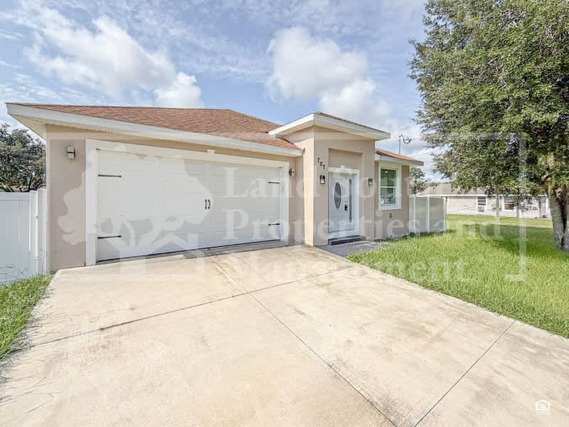 707 4th St SE – photo 3