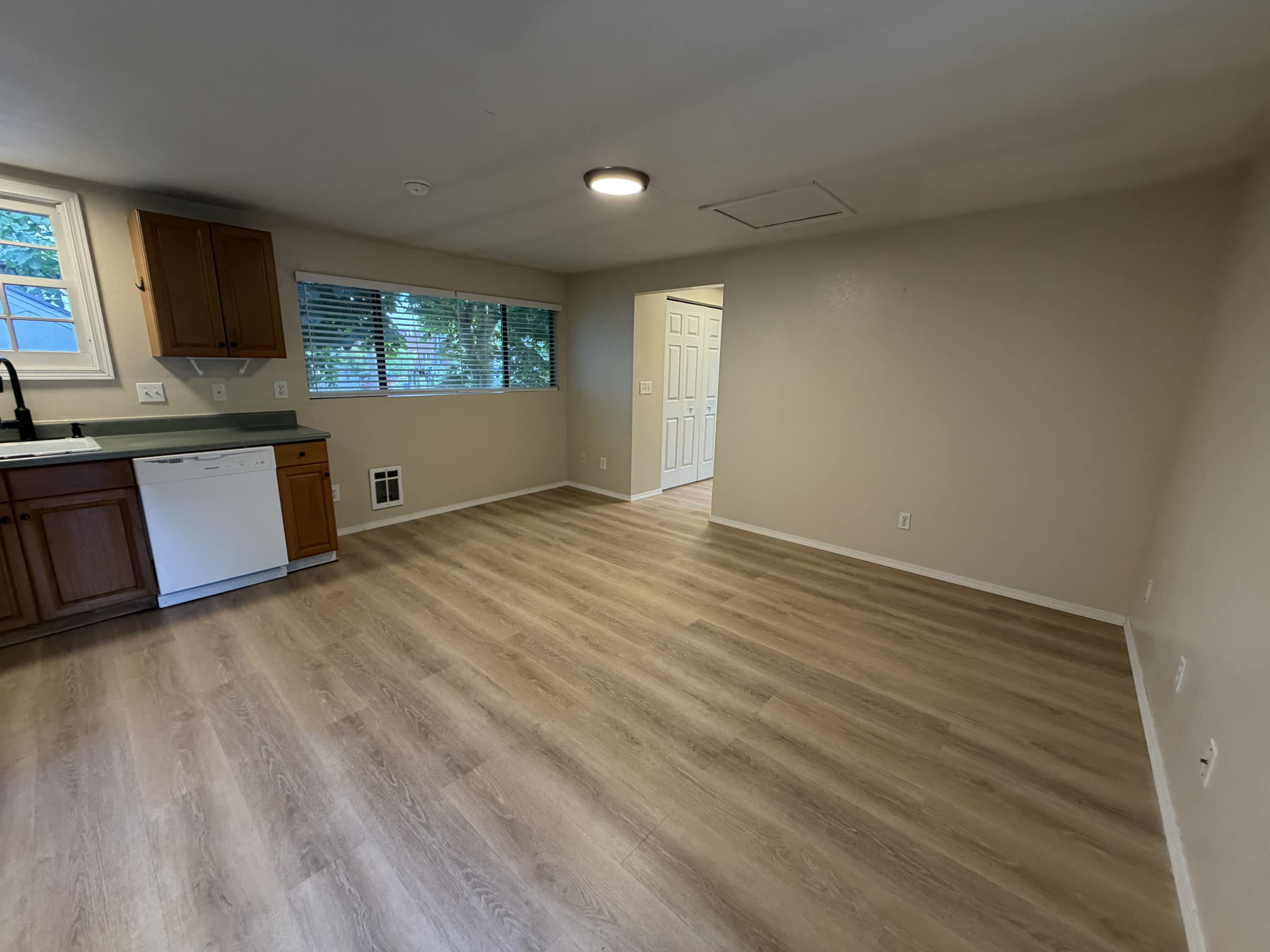 8074 Maple Avenue Southeast – photo 4